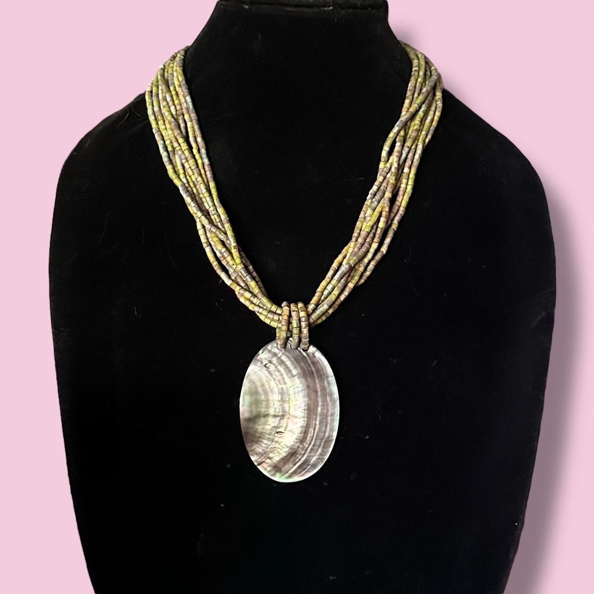 Vintage Vintage multi strand shell bead MOP pendant necklace Size ONE SIZE - 1 Thumbnail