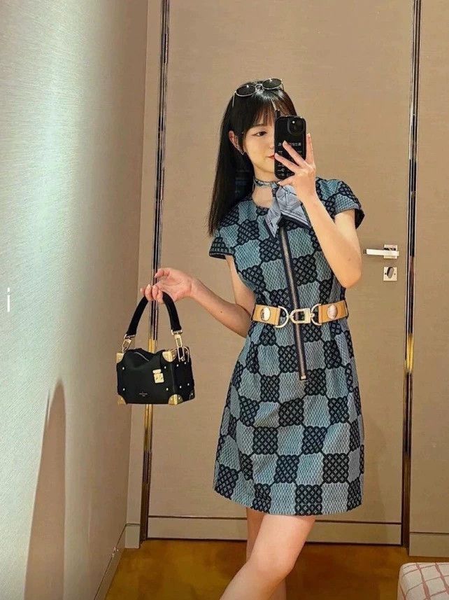 Louis Vuitton Louis Vuitton Presbyopic full-print belted dress Size XS / US 0-2 / IT 36-38 - 8 Thumbnail
