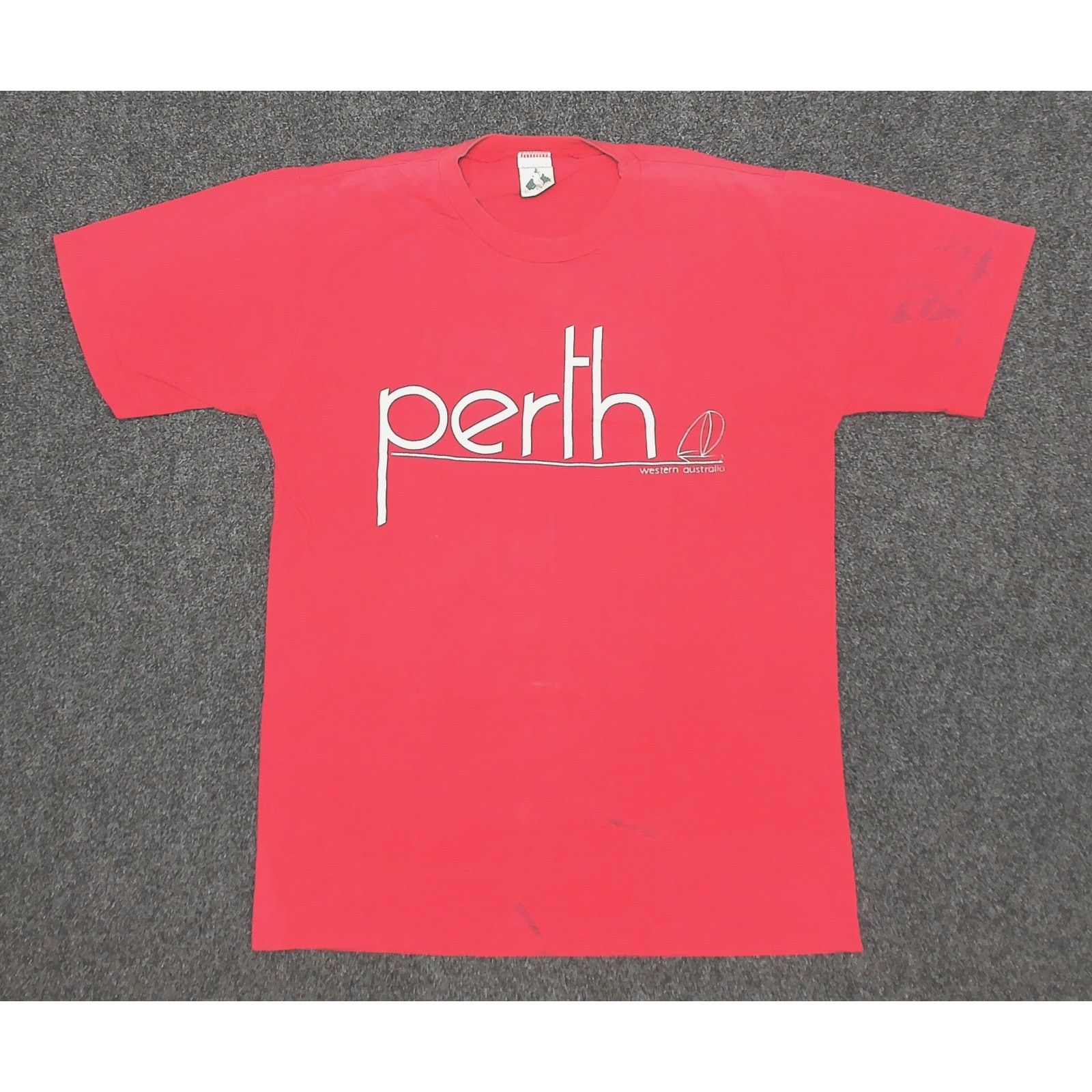 Vintage VTG 90s Aussie Themes Perth Sailboat Single Stitch Tee Pink Size US M / EU 48-50 / 2 - 3 Thumbnail