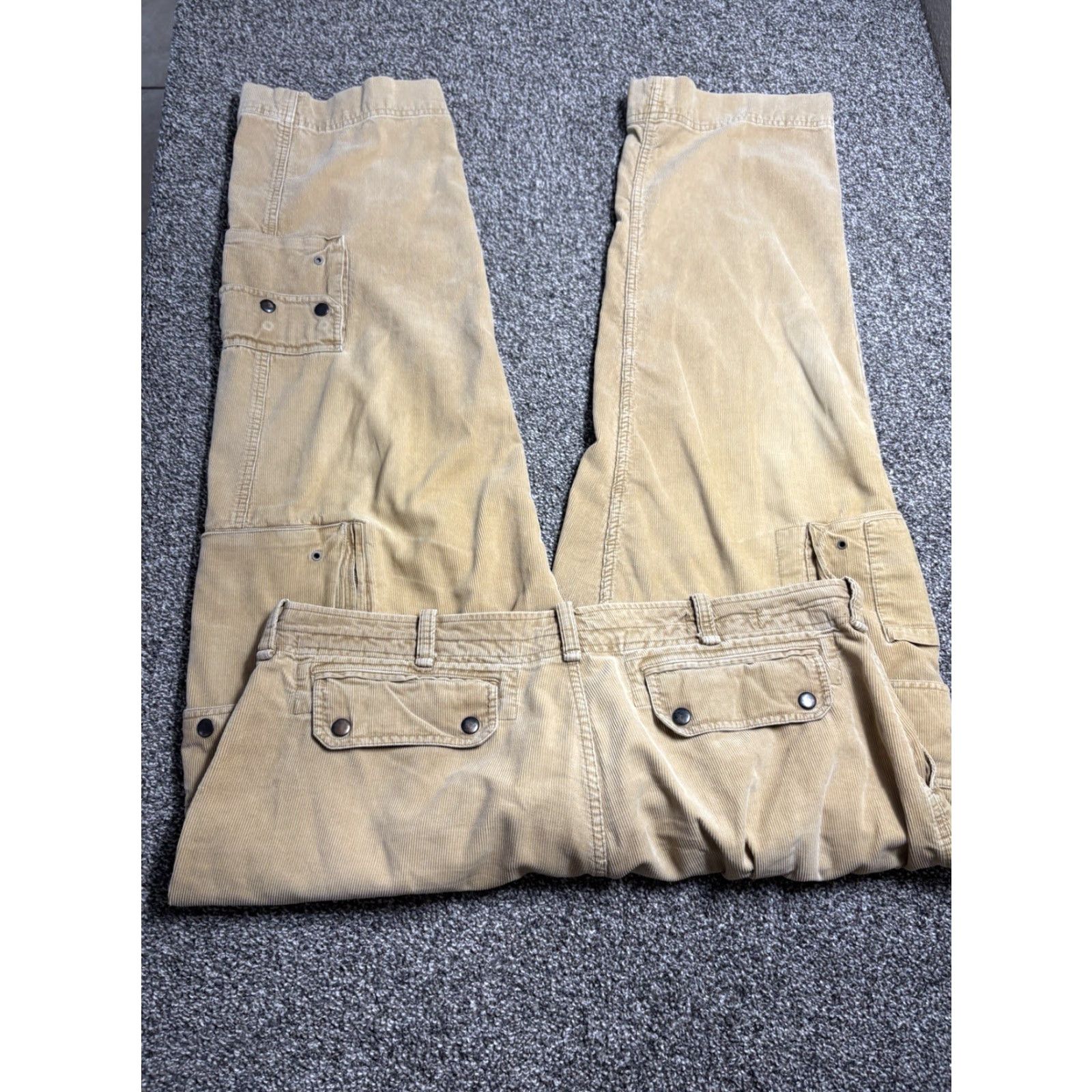 Polo Ralph Lauren VTG Polo Ralph Lauren Corduroy Cargo Pants Mens 40x32 Military 3D Snap Pocket Beige Cotton Pants Mens 40 Regular Inseam 32 Cargo Pocket 3D Style Size US L / EU 52-54 / 3 - 4 Thumbnail