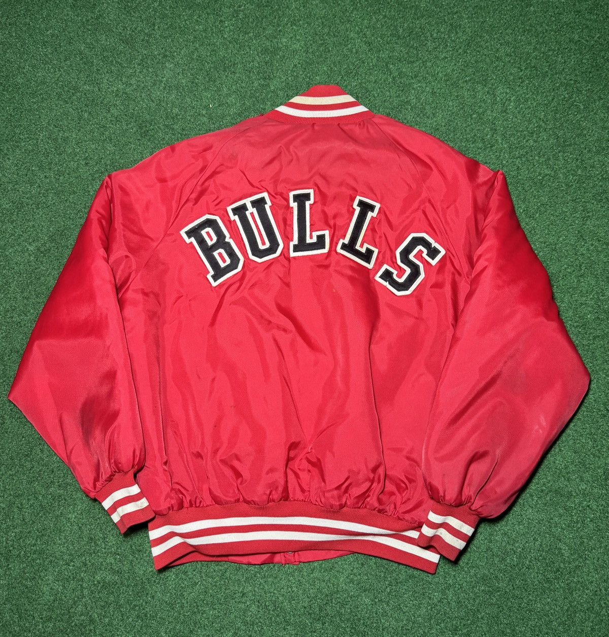 Chalk Line × NBA × Vintage Vintage 80s 90s Chicago Bulls Satin Wendy XL Jacket Size US XL / EU 56 / 4 - 1 Thumbnail