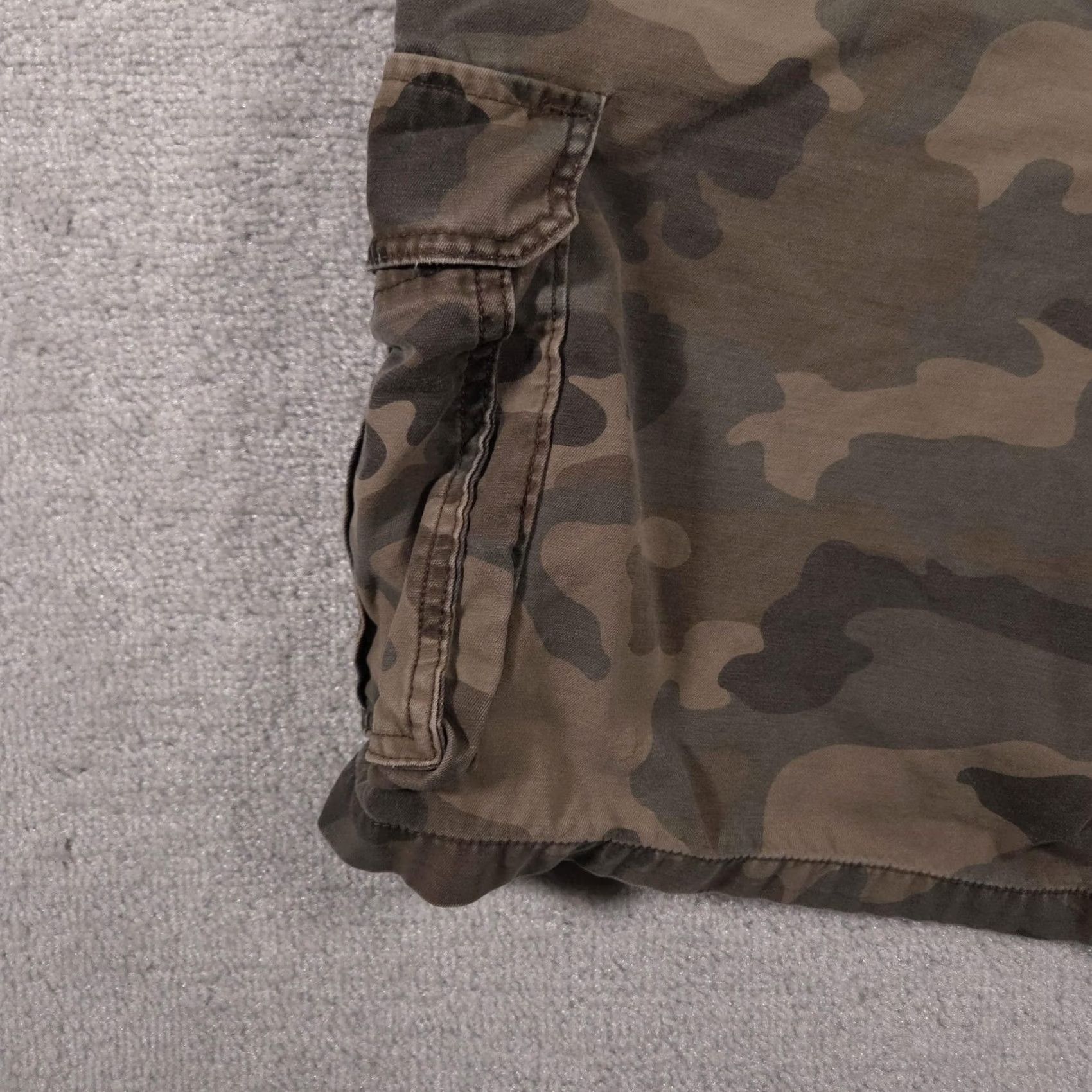 Faded Glory Faded Glory Shorts Mens 46 Cargo Cotton Camouflage Pockets Zip Fly Relaxed Fit Casual Urban Army Green 90s Mens Size US 30 / EU 46 - 5 Thumbnail