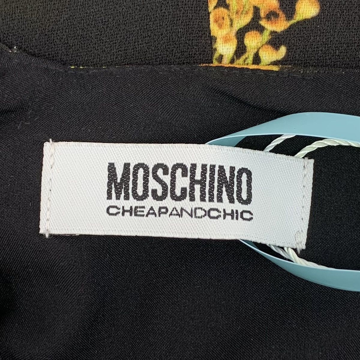 Moschino Moschino All-over Print V-neck Short Sleeve Dress K26WX Size S / US 4 / IT 40 - 5 Thumbnail
