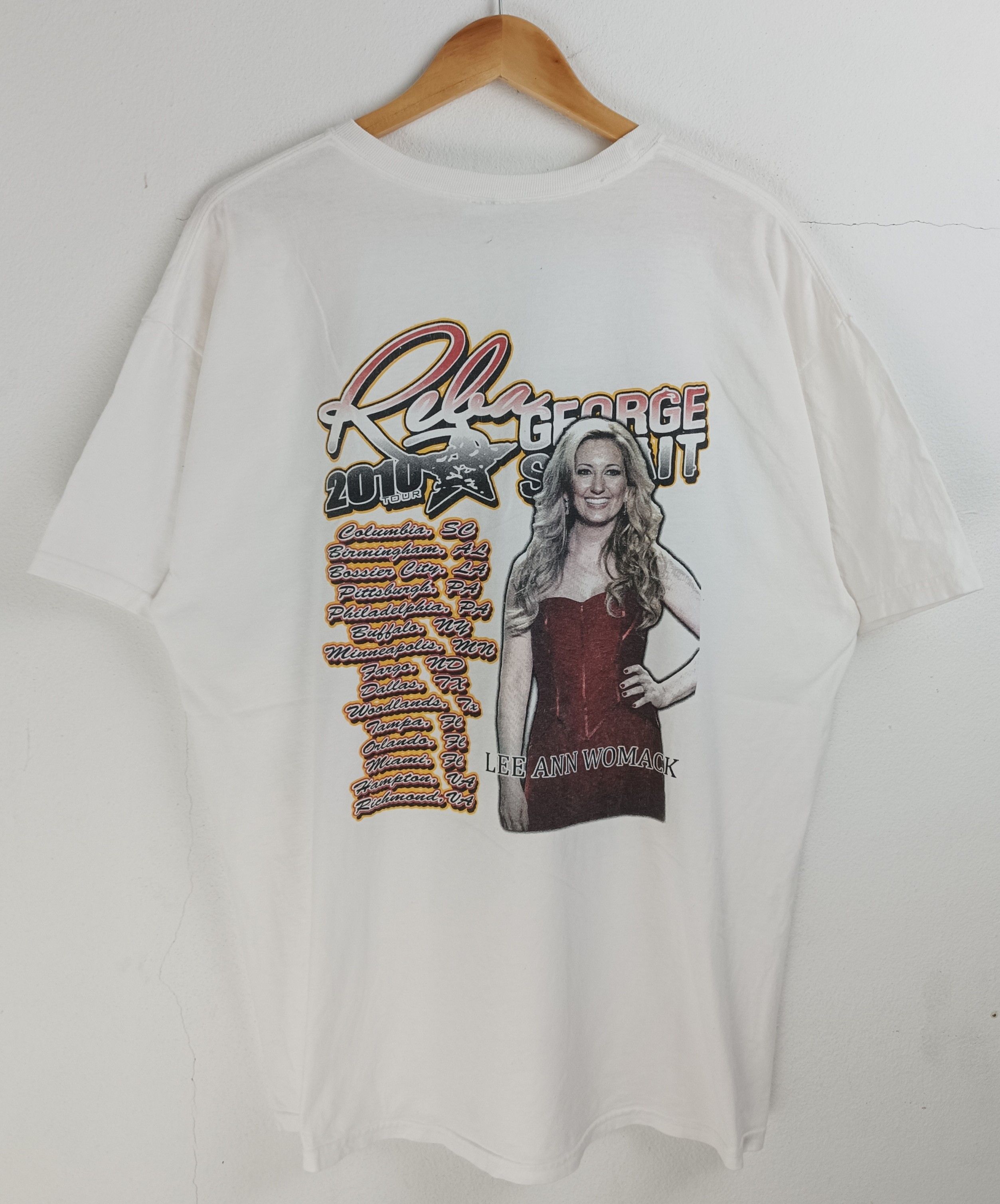 Vintage VINTAGE 2010 REBA & GEORGE STRAIT WOMACK TOUR TEE VERY RARE Size US XL / EU 56 / 4 - 4 Thumbnail