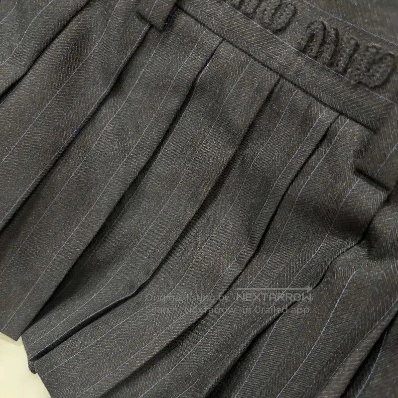 Miu Miu Miu Miu Black Wool Pleated Skirt . Size 23" - 4 Thumbnail