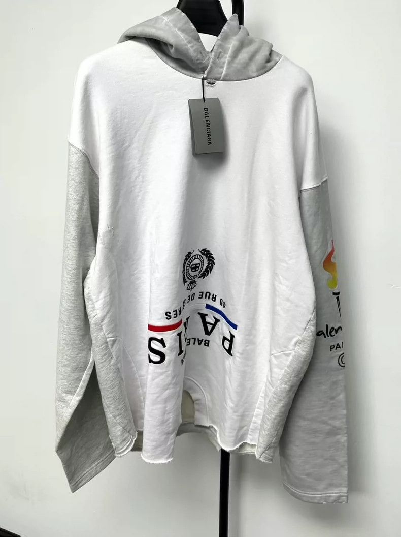 Balenciaga Balenciaga FW22 Upside Down Letter Printed Hooded Sweatshi Size US M / EU 48-50 / 2 - 1 Thumbnail