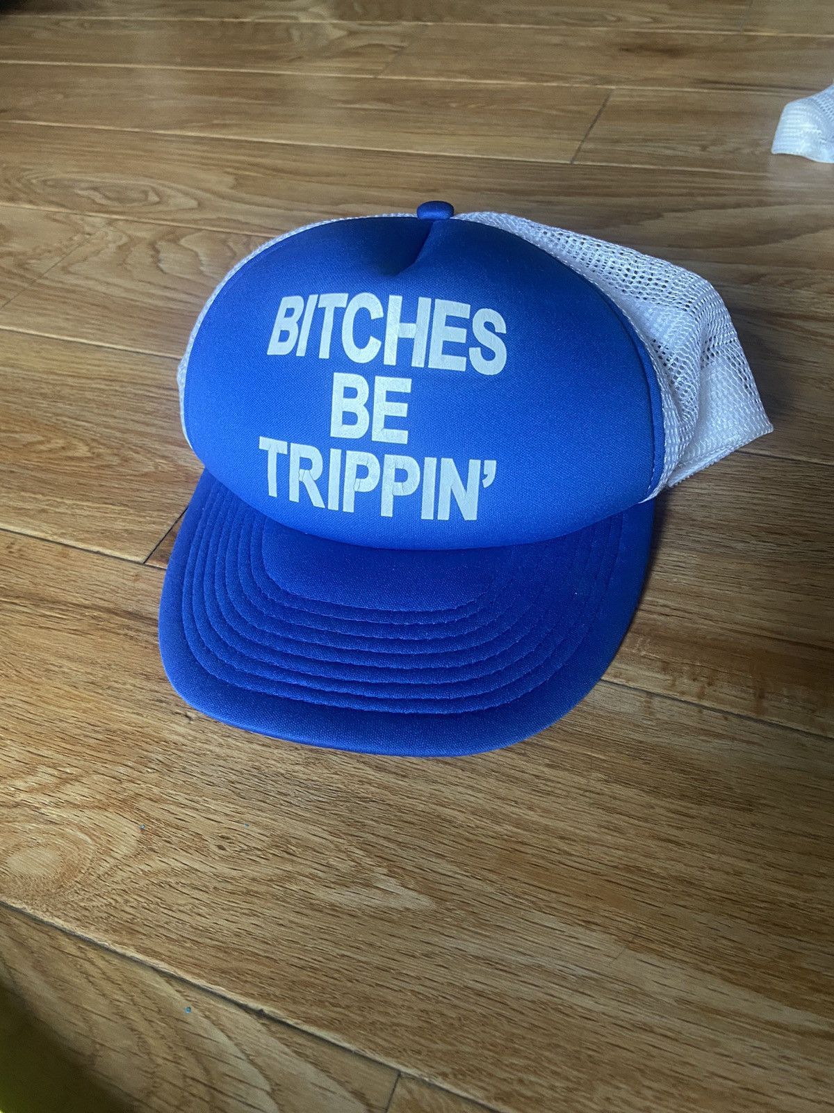 Vintage Vtg trucker hat bitches be tripped Size ONE SIZE - 1 Thumbnail
