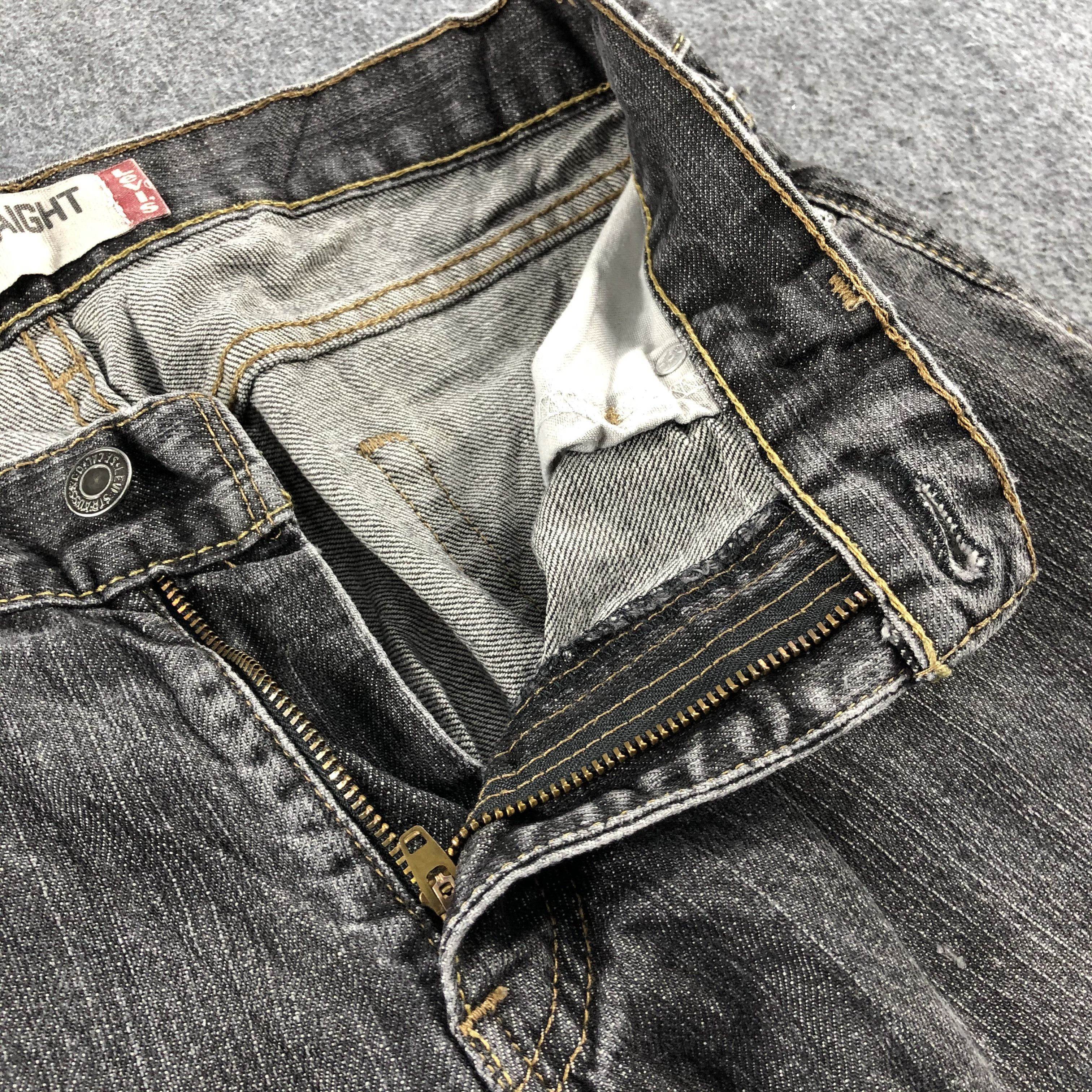 Levi's Vintage Faded Black Levis 514 Jeans-J2620 Size US 30 / EU 46 - 8 Thumbnail