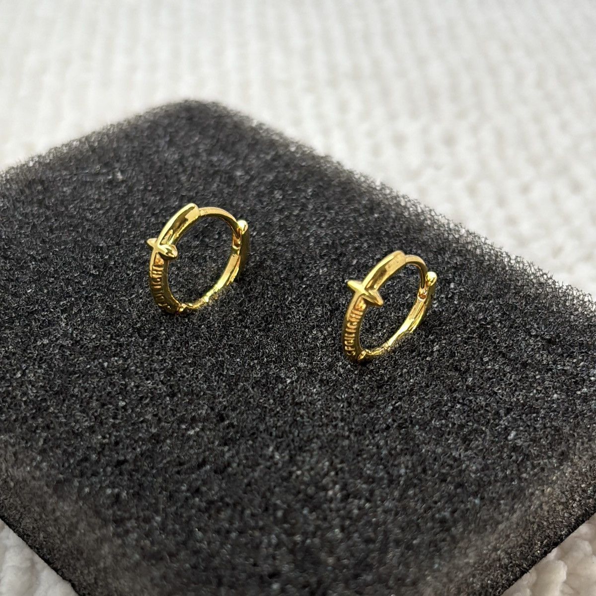 Other 13mm Star Gold Hoop Earrings for Men Women Hip Hop Unisex Size ONE SIZE - 2 Thumbnail