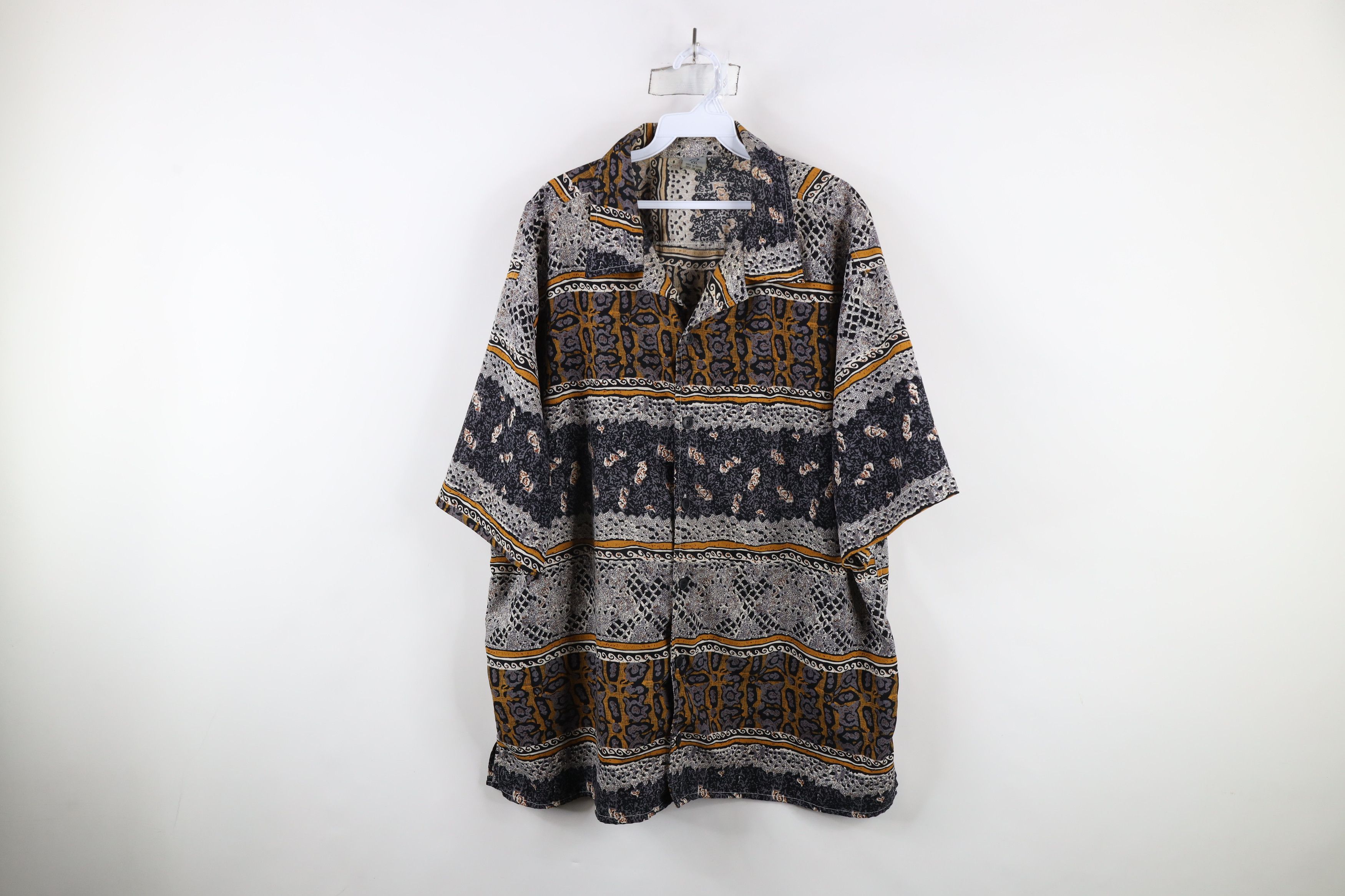 Vintage Vintage 90s Streetwear Faded Geometric Hawaiian Button Shirt Size US XXL / EU 58 / 5 - 1 Thumbnail