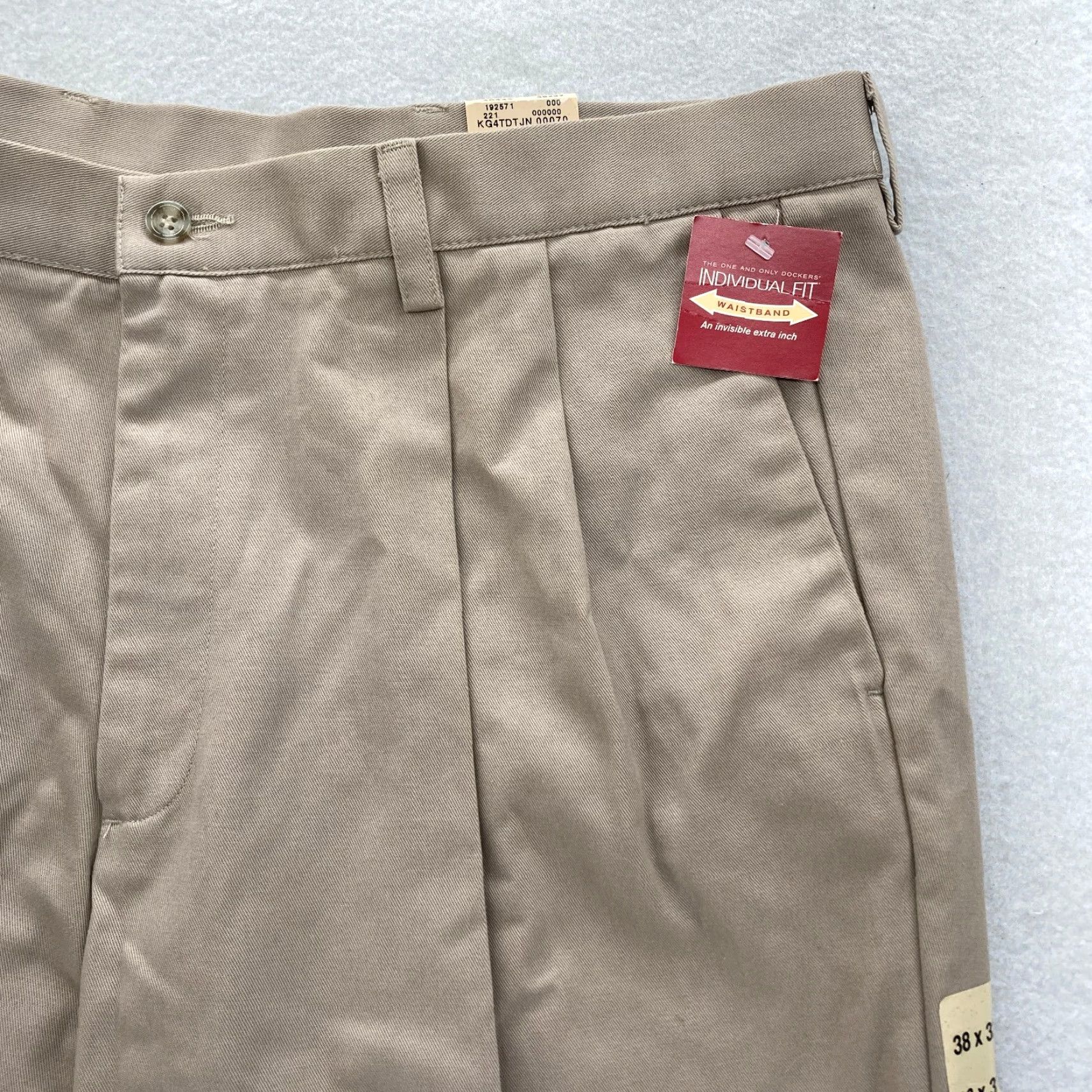 Dockers VINTAGE Dockers Original Khaki Pants Mens 38x32 Pleated Beige Classic Fit NWT Size US 38 / EU 54 - 3 Thumbnail