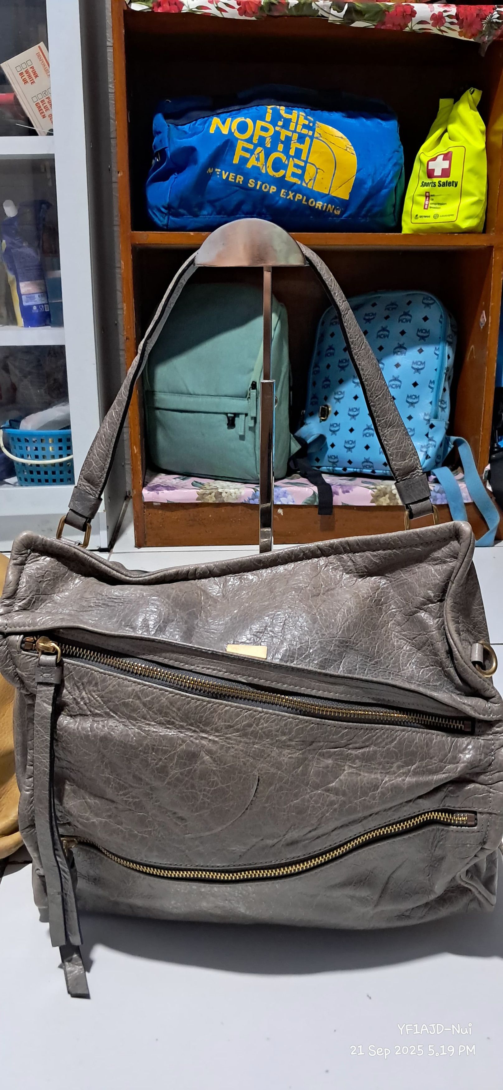 LAST DROP 🤎 Rouge & Lounge Leather Tote Bags