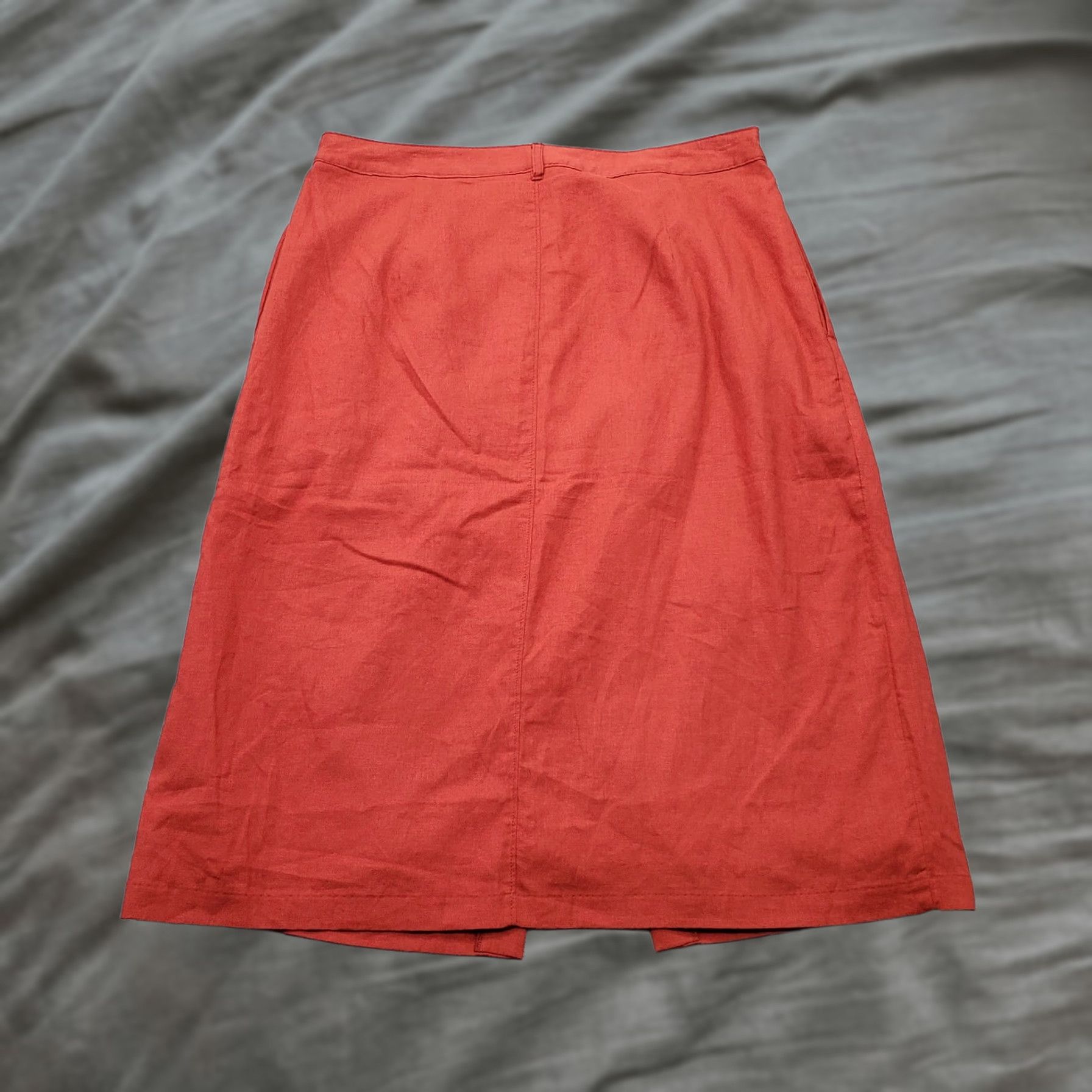 Banana Republic Banana Republic Womens Size 16P Red Linen Midi Skirt Petites A-Line Pleated Front Pockets ZipperButton Vented Size 38" / US 16 / IT 52 - 1 Thumbnail