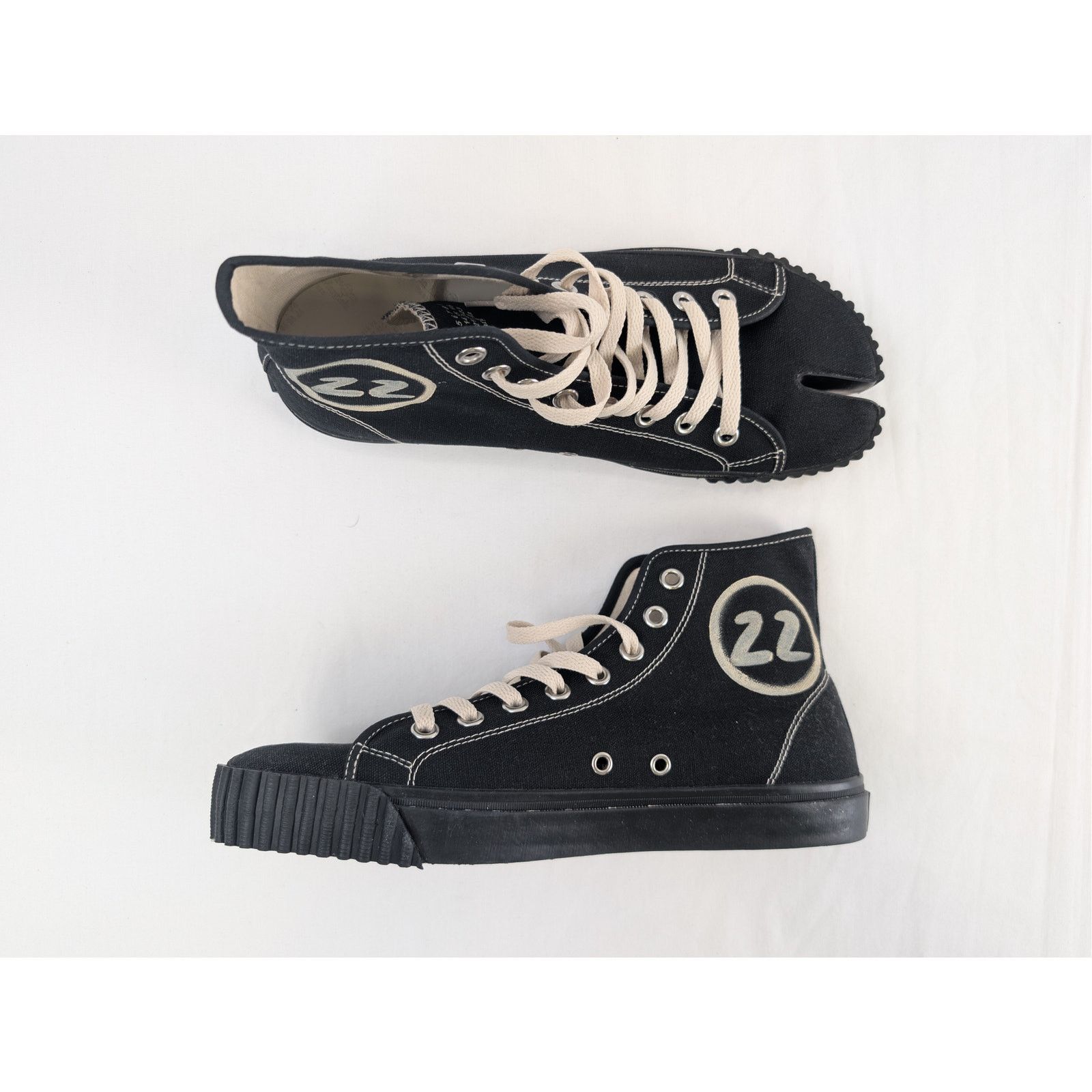 Maison Margiela o1rshd1 Tabi High Top Sneakers in Black/Beige 42.5 Size US 9.5 / EU 42-43 - 2 Thumbnail