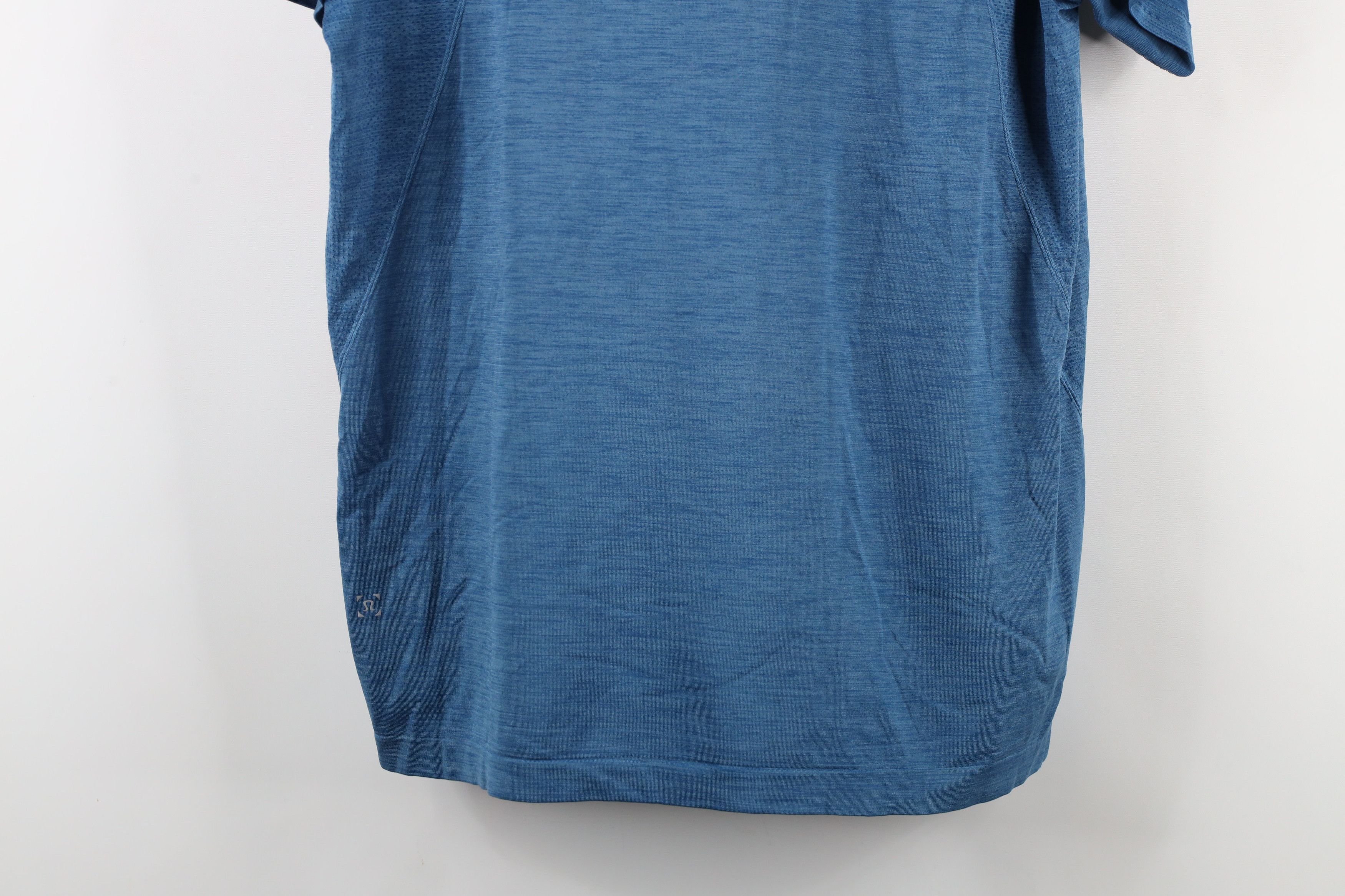 Lululemon Lululemon Metal Vent Tech Collared Golf Polo Shirt Blue Size US L / EU 52-54 / 3 - 13 Thumbnail