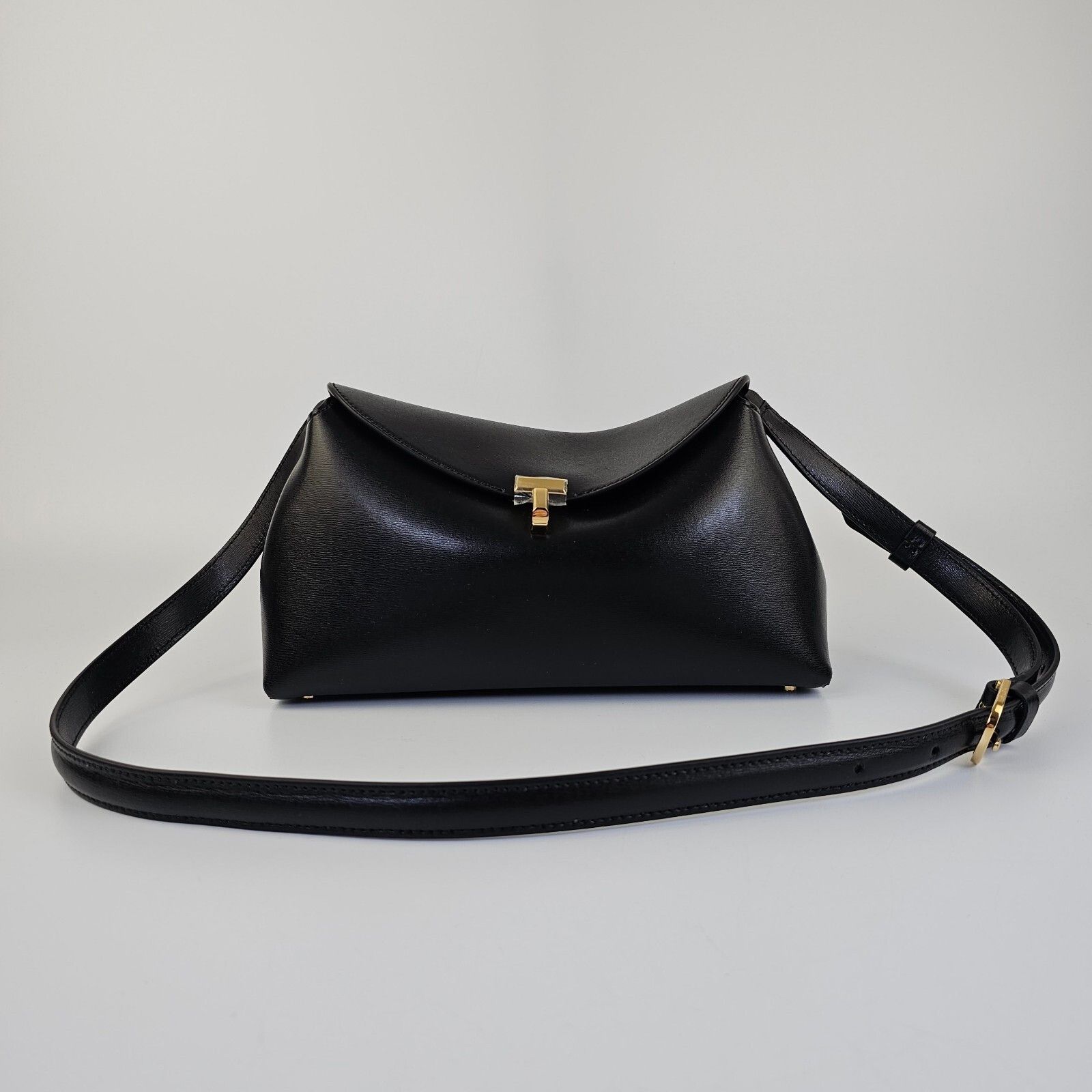 Toteme TOTEME T-Lock Black/Gold Leather Clutch New Size ONE SIZE - 3 Thumbnail