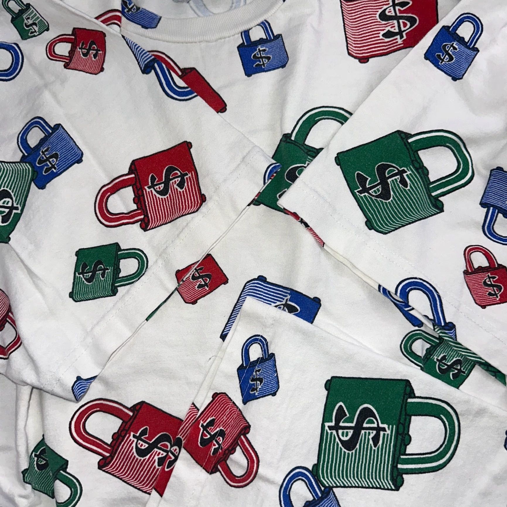 Vintage VINTAGE Money On Lock AOP T-Shirt 4XL White Rap Music 90s Mens Size US XXL / EU 58 / 5 - 5 Thumbnail