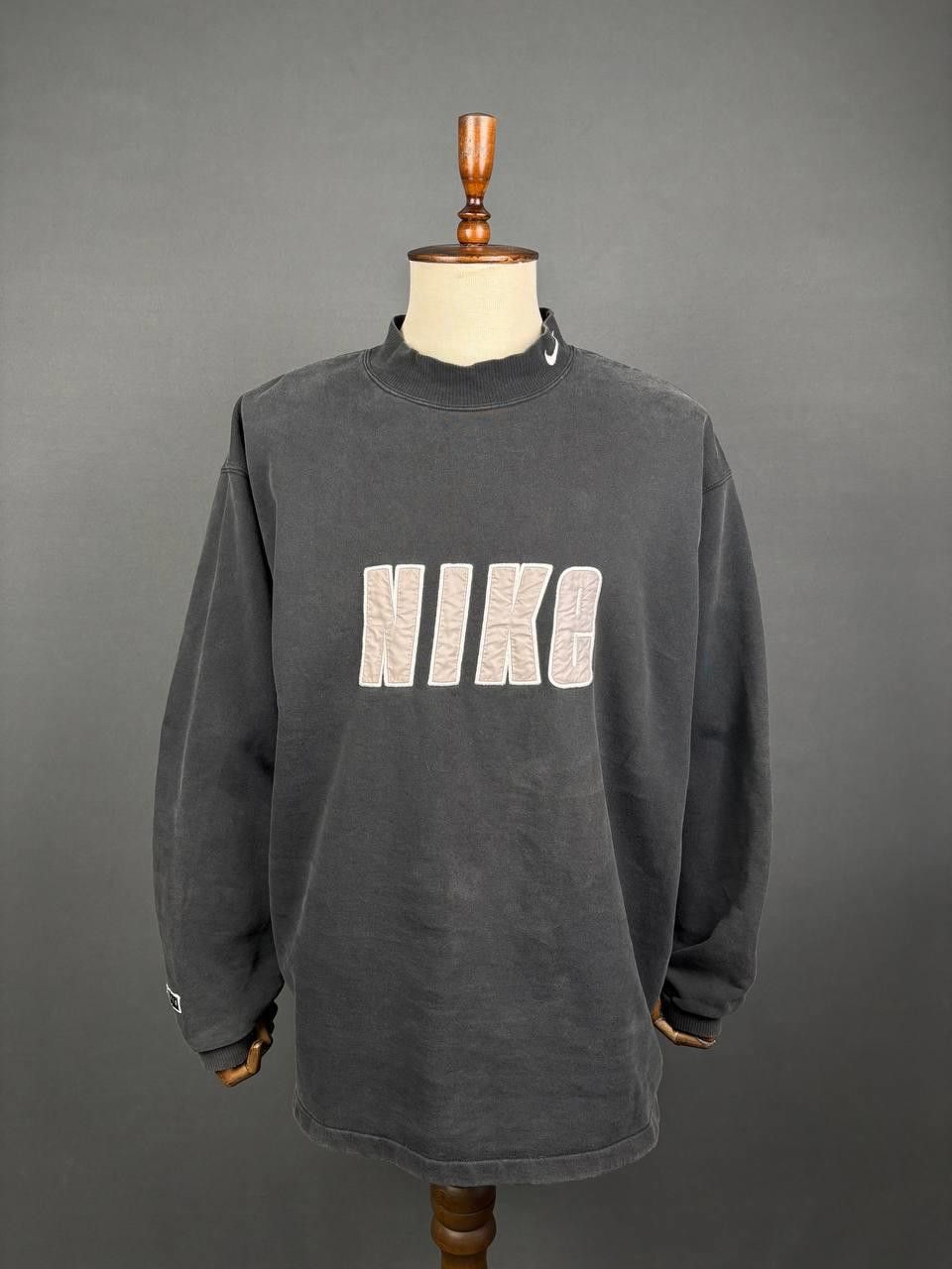 Nike Nike Sweatshirt Size XL Black Crewneck Big Logo Vintage Size US XL / EU 56 / 4 - 1 Thumbnail