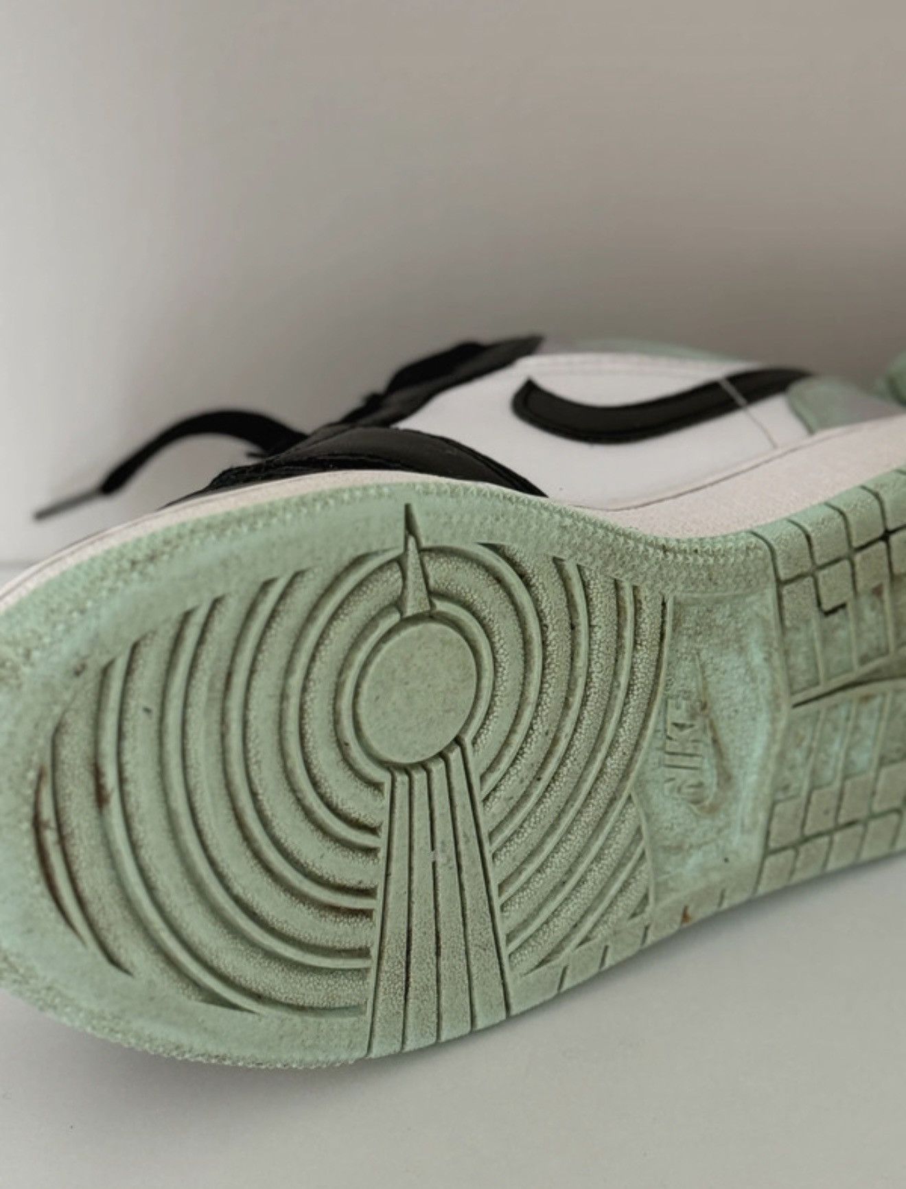 Jordan Brand × Nike Nike Jordan 1 Low Size US 5.5 / IT 35.5 - 5 Thumbnail