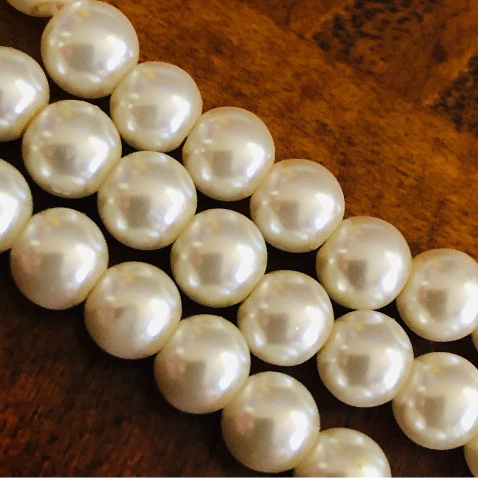 Vintage Vintage Feinberg triple strand white glass pearl necklace Size ONE SIZE - 14 Thumbnail