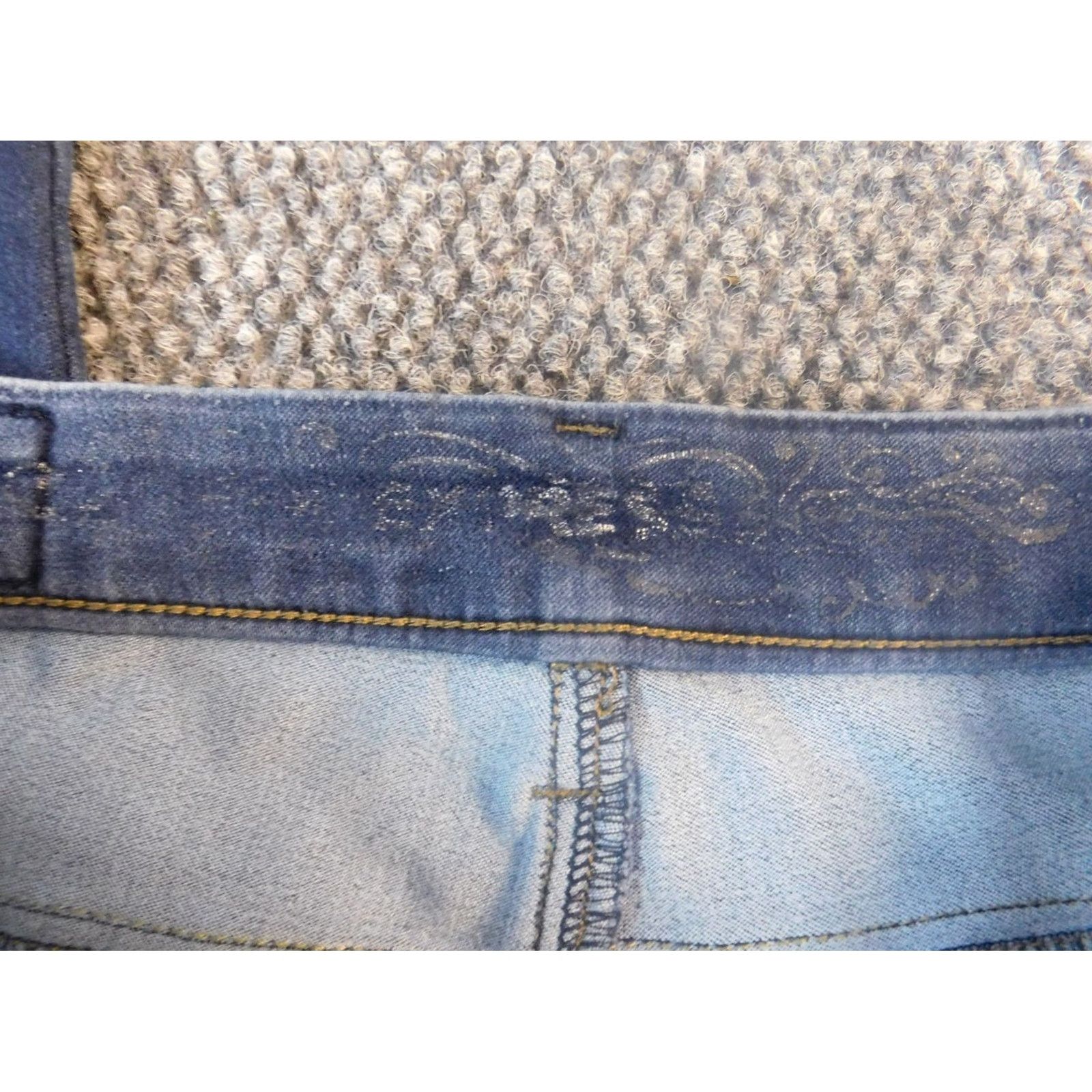 Express Express Jeans Womens 27x31 Blue Straight Stretch Denim Zip Classic Regular Mens? No — Women’s Jeans Style Straight 27x31 Blue Size 27" / US 4 / IT 40 - 3 Thumbnail