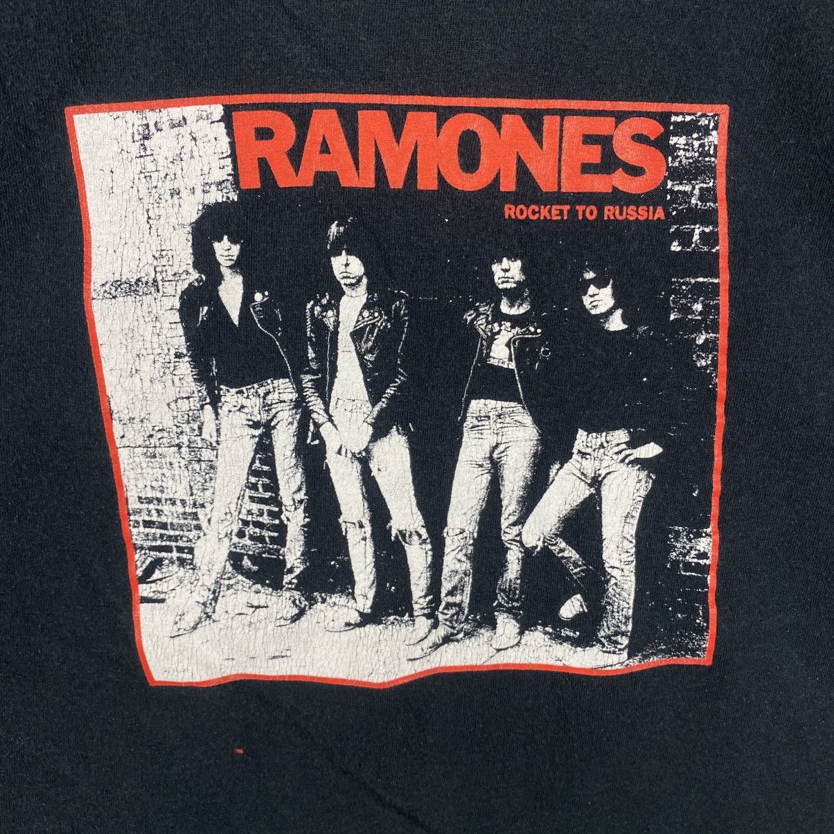 Band Tees Vintage 00's RAMONES Rocket To Russia Band Tee Shirt Size US M / EU 48-50 / 2 - 2 Thumbnail
