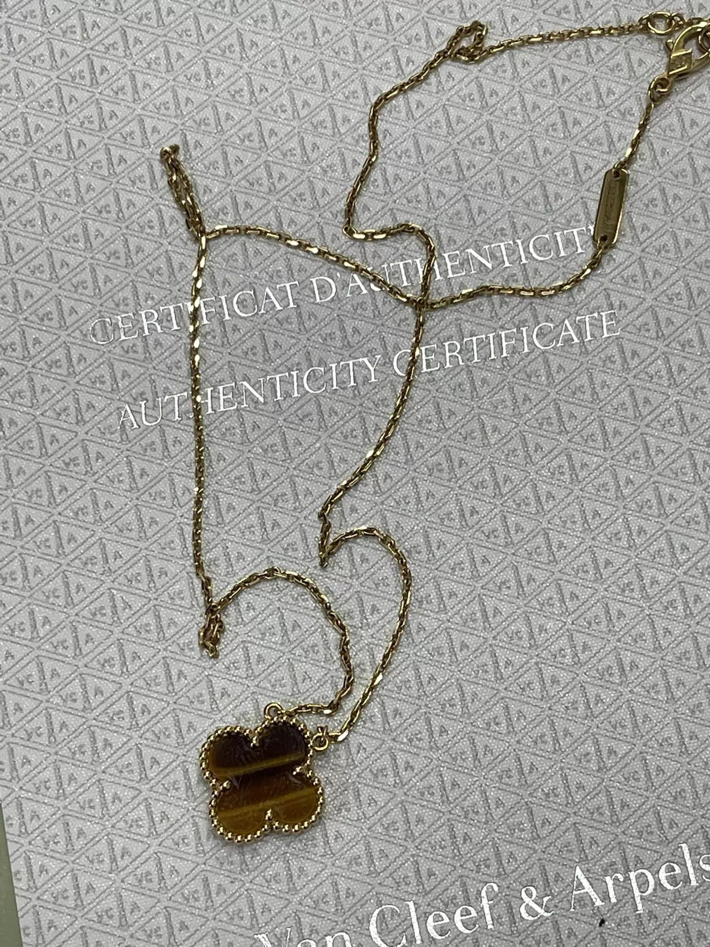 Van Cleef & Arpels VCA Alhambra Tiger's Eye Medium Necklace 18Y Size ONE SIZE - 3 Thumbnail