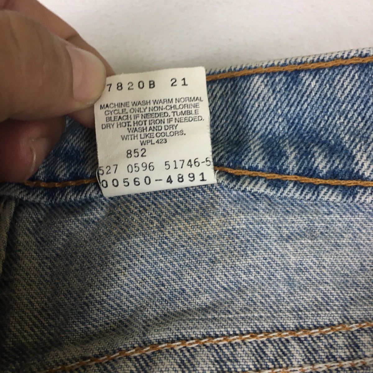 Levi's Vintage Clothing Vintage 90s Levi’s 560 Loose Fit Tapered Leg Size US 34 / EU 50 - 12 Thumbnail