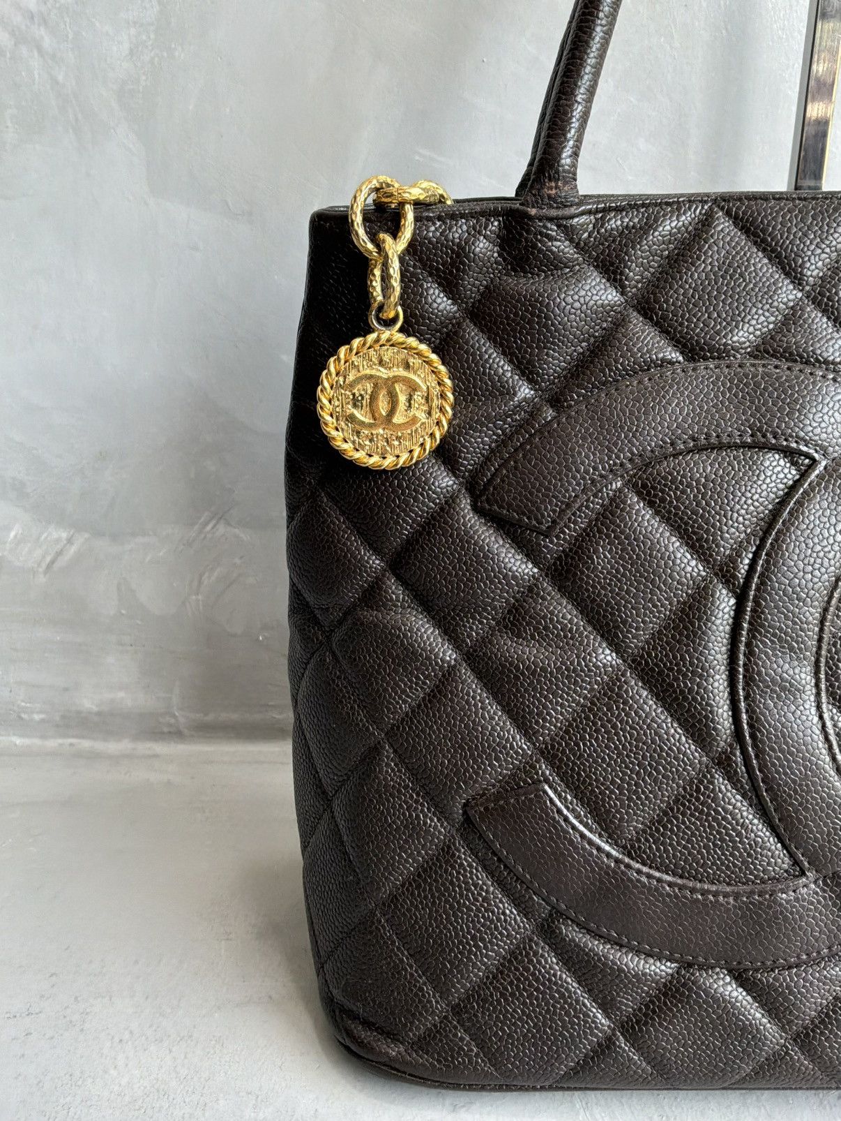 Chanel 2001 - Chanel Quilted Caviar Medallion Bag Size ONE SIZE - 6 Thumbnail