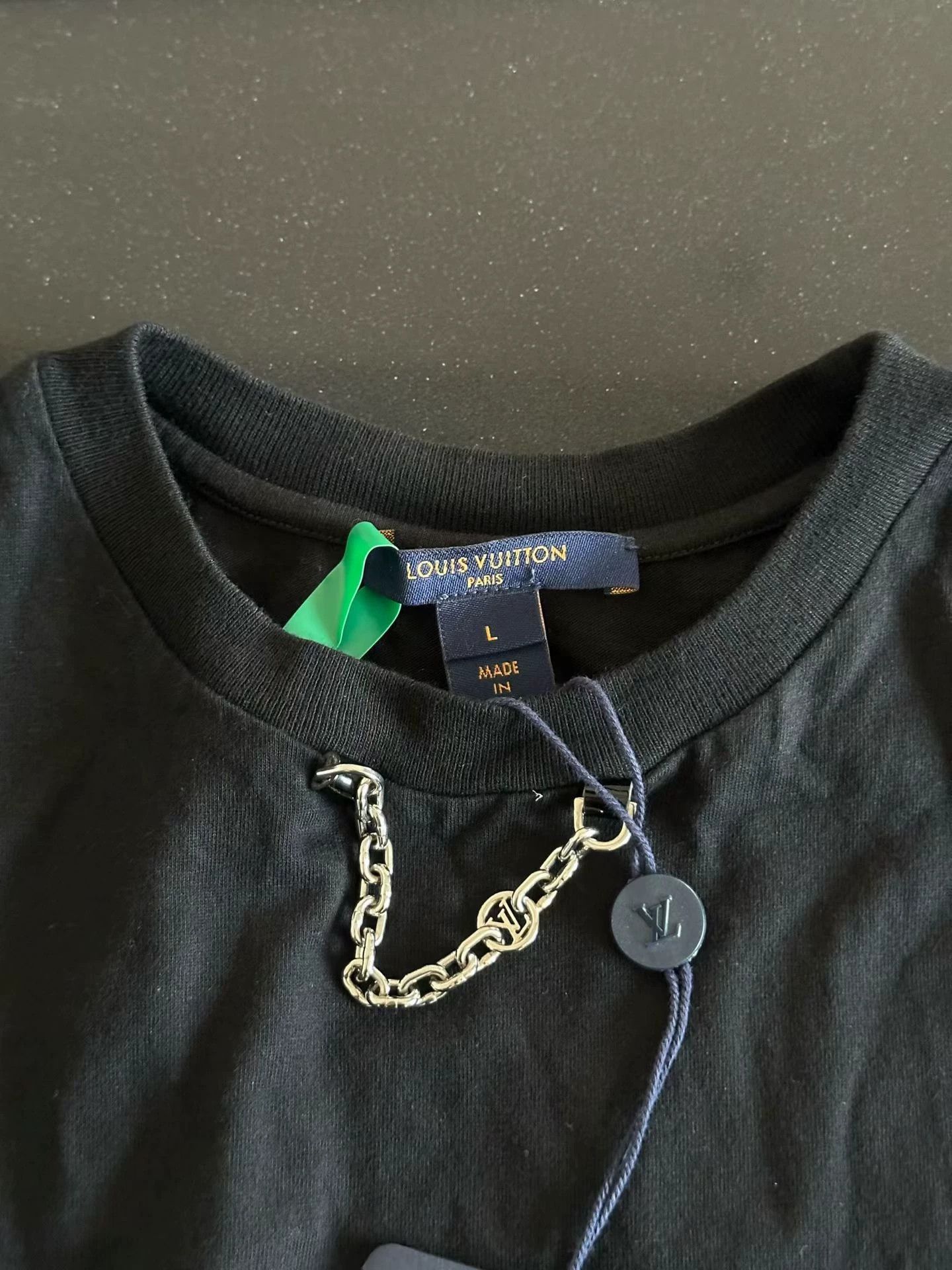 Louis Vuitton LV chain short-sleeve size L new Size US L / EU 52-54 / 3 - 3 Thumbnail