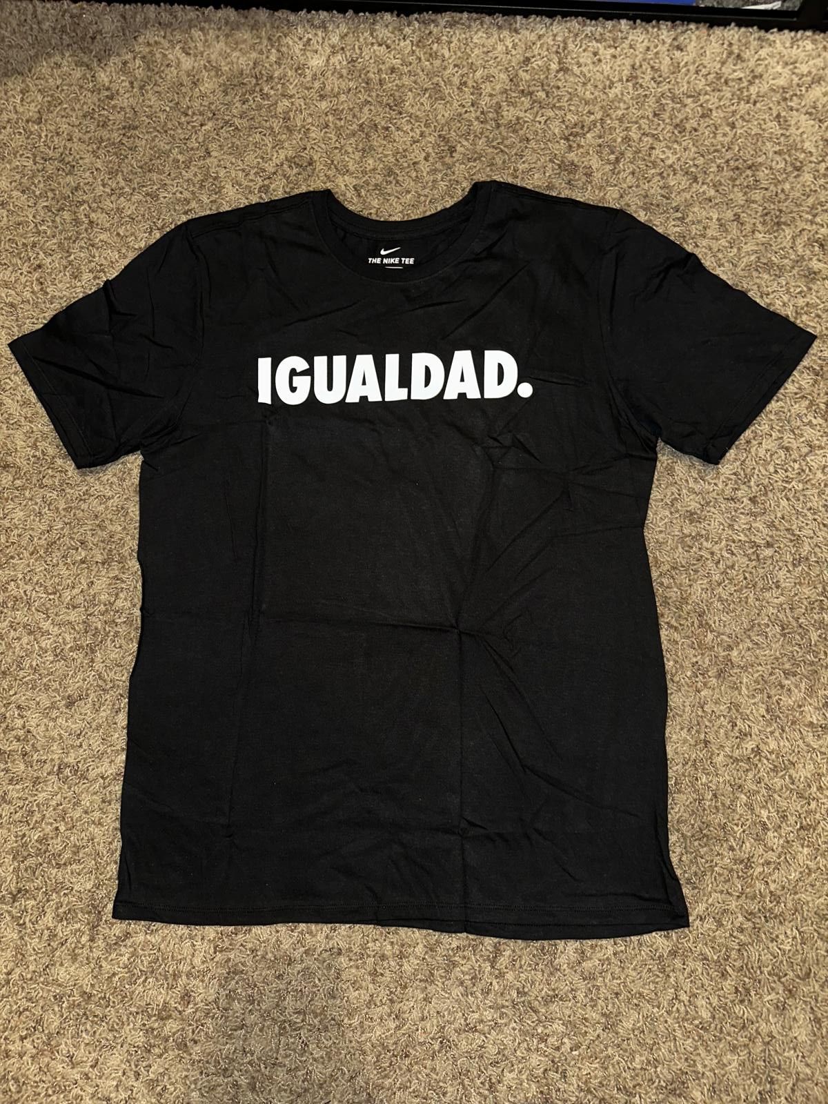 Nike Nike IGUALDAD EQUALITY Rare Black/White T-Shirt Size US L / EU 52-54 / 3 - 1 Thumbnail