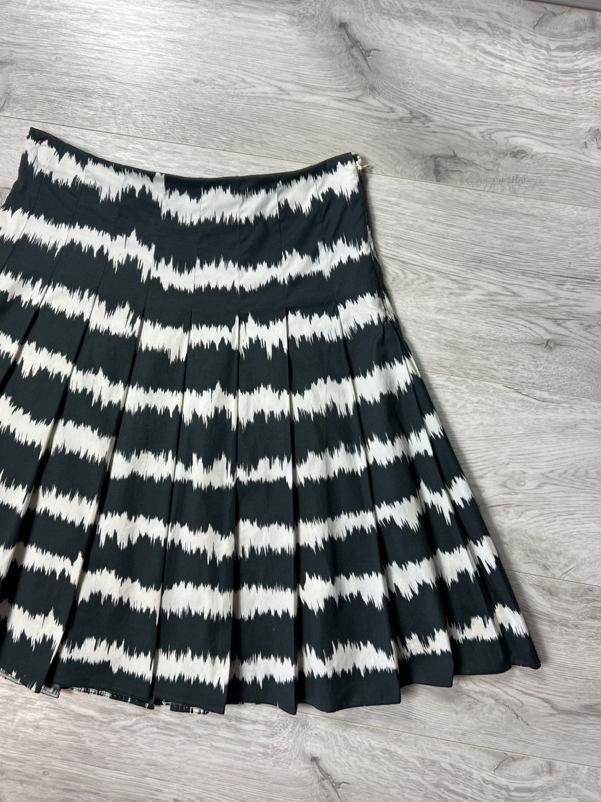 Prada Prada Milano 2013 Striped Skirt Size 40 Size 27" / US 4 / IT 40 - 2 Thumbnail
