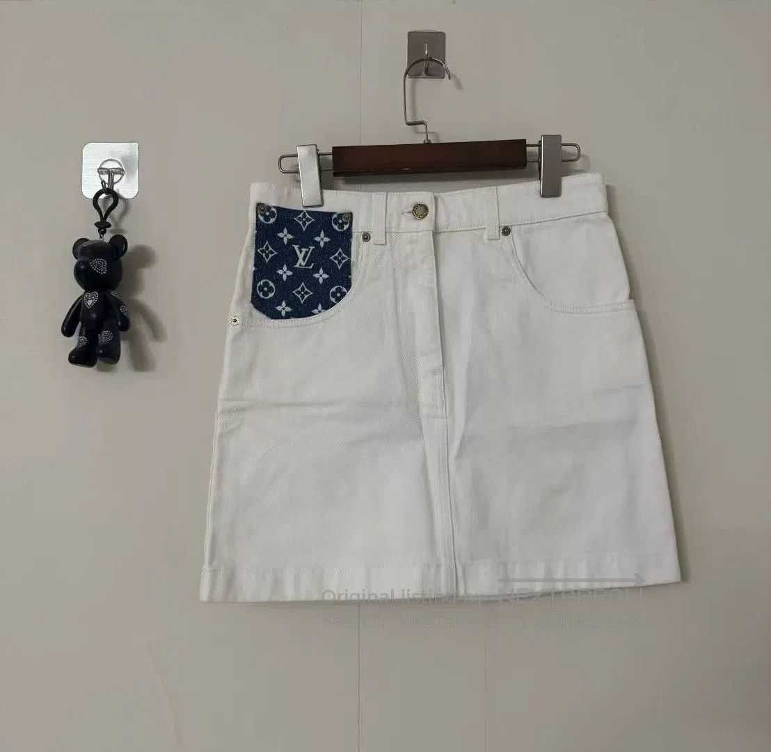 Louis Vuitton LV White Monogram Pocket Denim Skirt. Size 35" - 1 Thumbnail