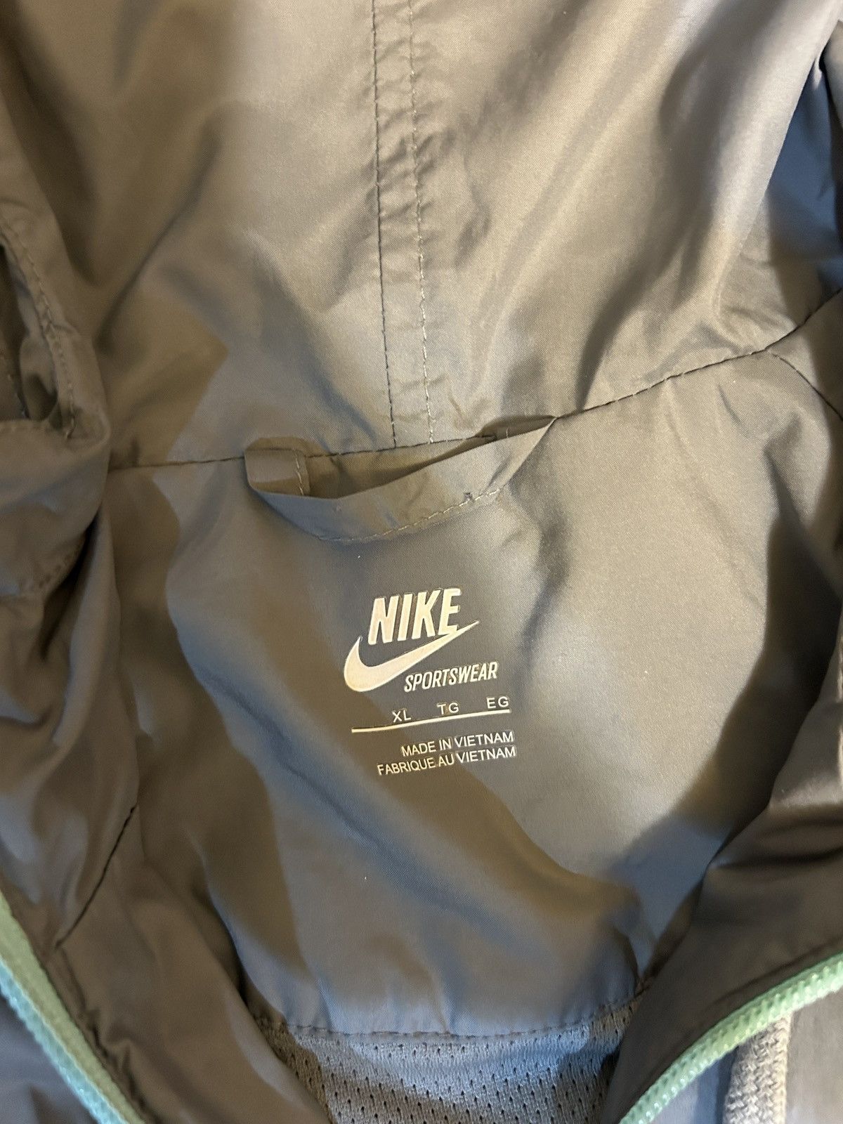 Nike Nike windbreaker Size US XL / EU 56 / 4 - 2 Thumbnail