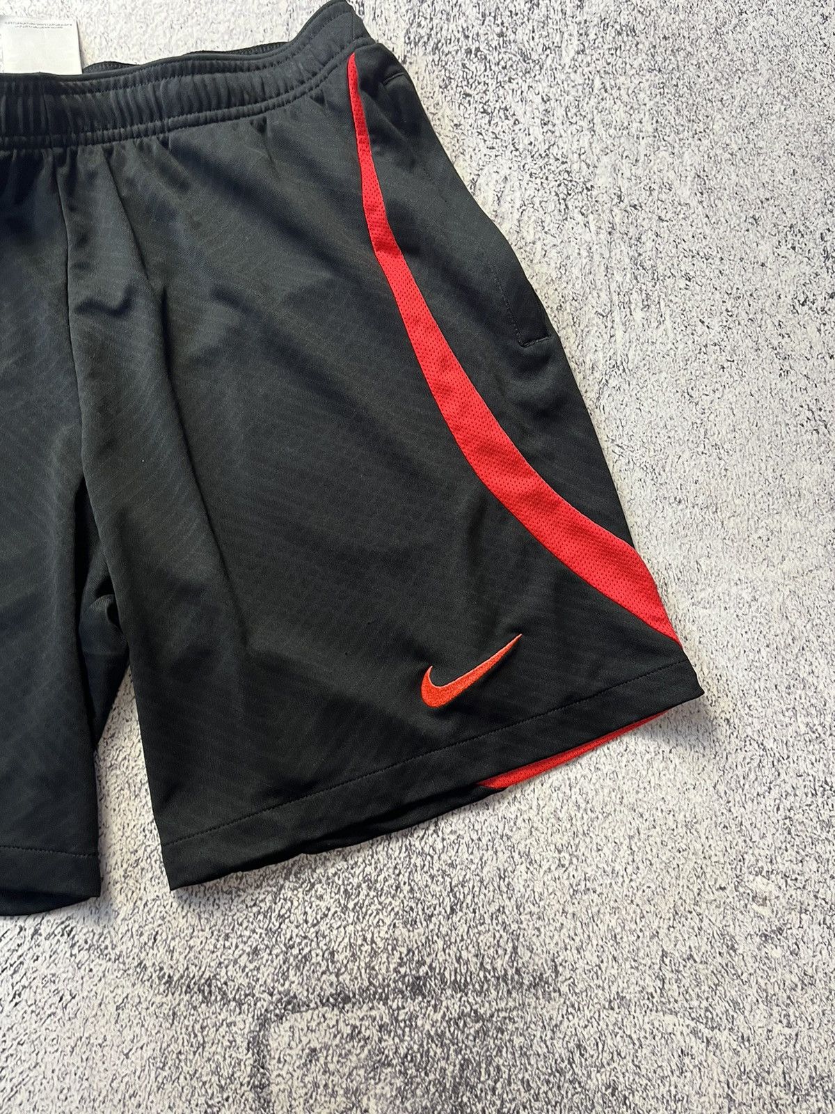 Vintage Vintage Liverpool Set 2022/23 Men's Nike Rare Size US M / EU 48-50 / 2 - 8 Thumbnail