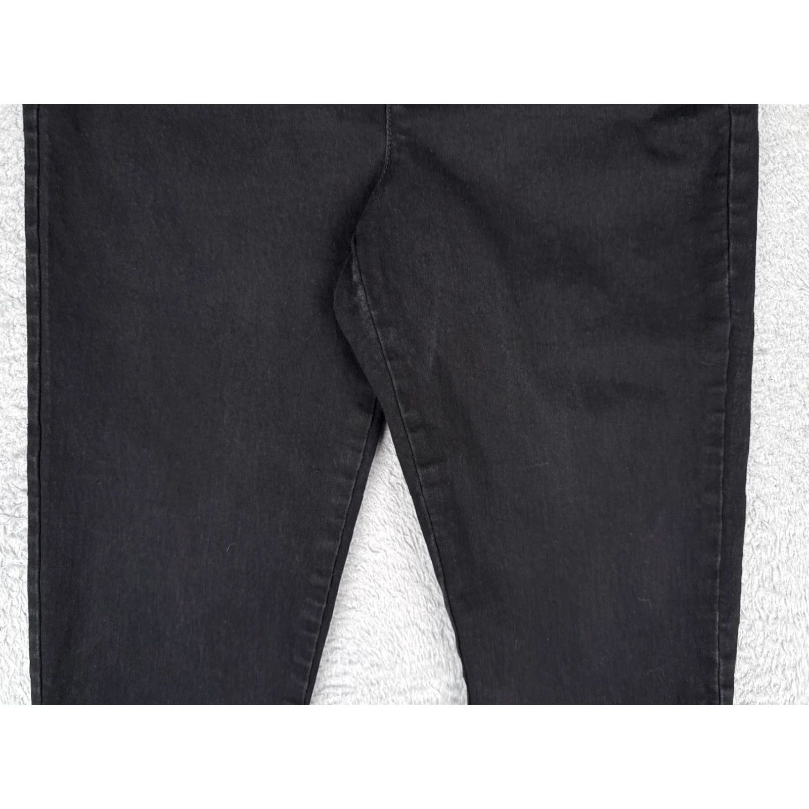Gloria Vanderbilt Gloria Vanderbilt Jeans Capri Women 8 Black Dark Wash High Rise Stretch Slim 30 Inseam 17 in 5-Pocket Denim Capris City Vintage: No Womens Size 30" / US 8 / IT 44 - 3 Thumbnail