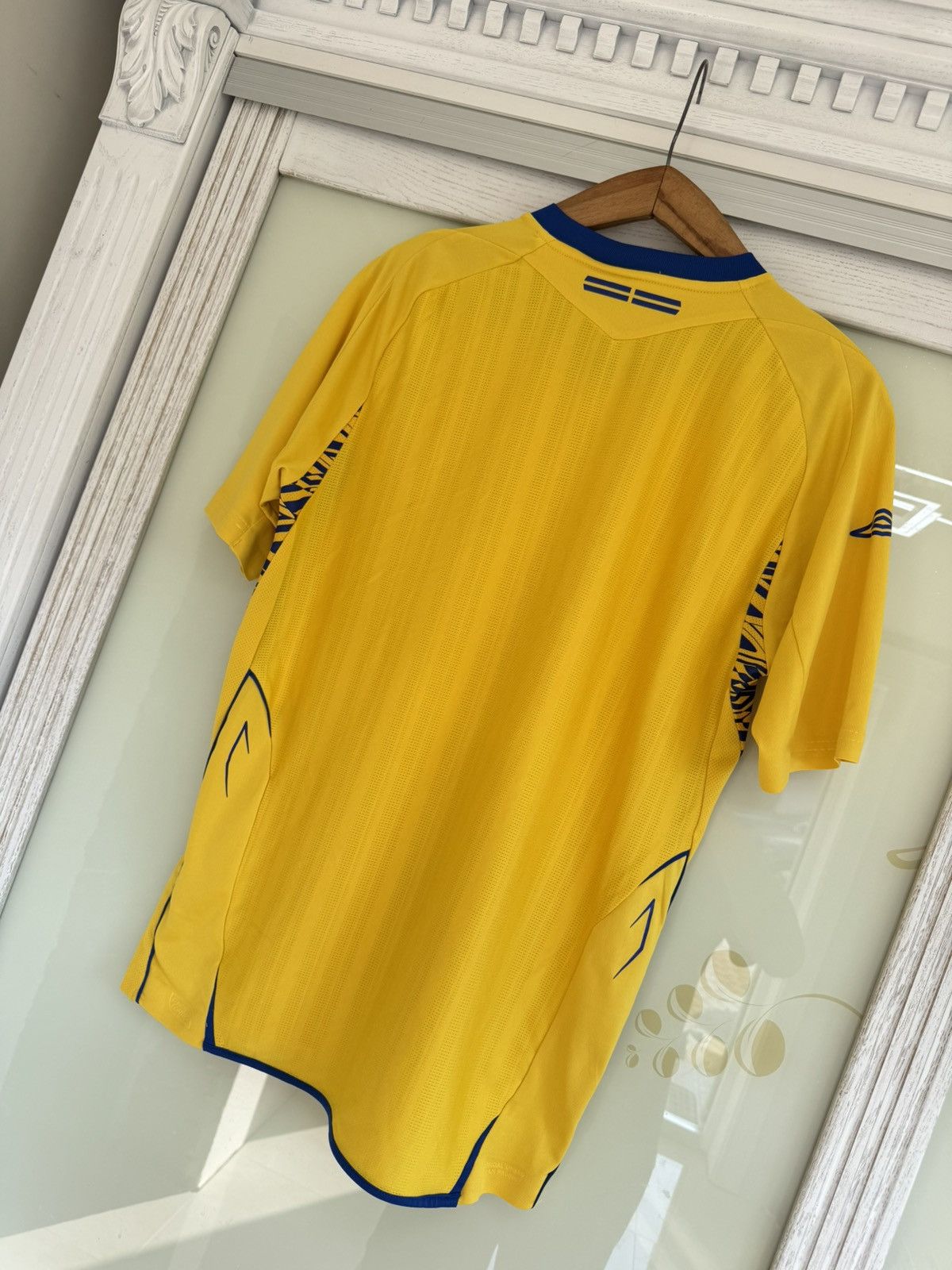 Umbro Vintage Sweden 2008-2009 Home Soccer Jersey Football Kit Size US M / EU 48-50 / 2 - 7 Thumbnail