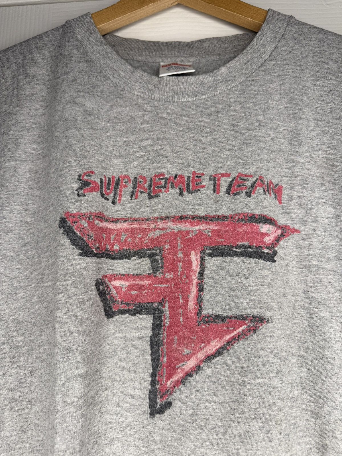Supreme Supreme team size Med Size US M / EU 48-50 / 2 - 3 Thumbnail