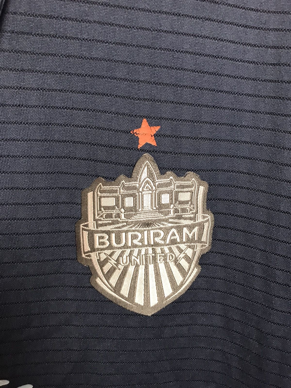 Vintage Vintage Buriram United soccer jersey Size US L / EU 52-54 / 3 - 4 Thumbnail