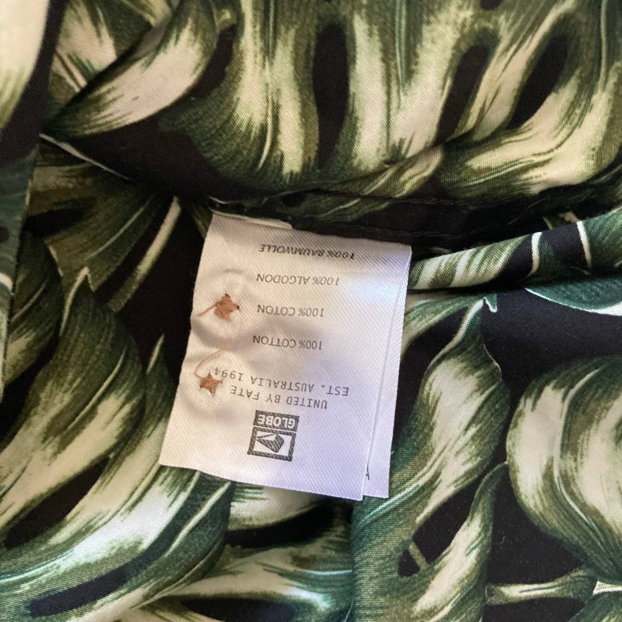 Globe Globe Skateboards Australia Aloha Floral Beach Size US M / EU 48-50 / 2 - 7 Thumbnail