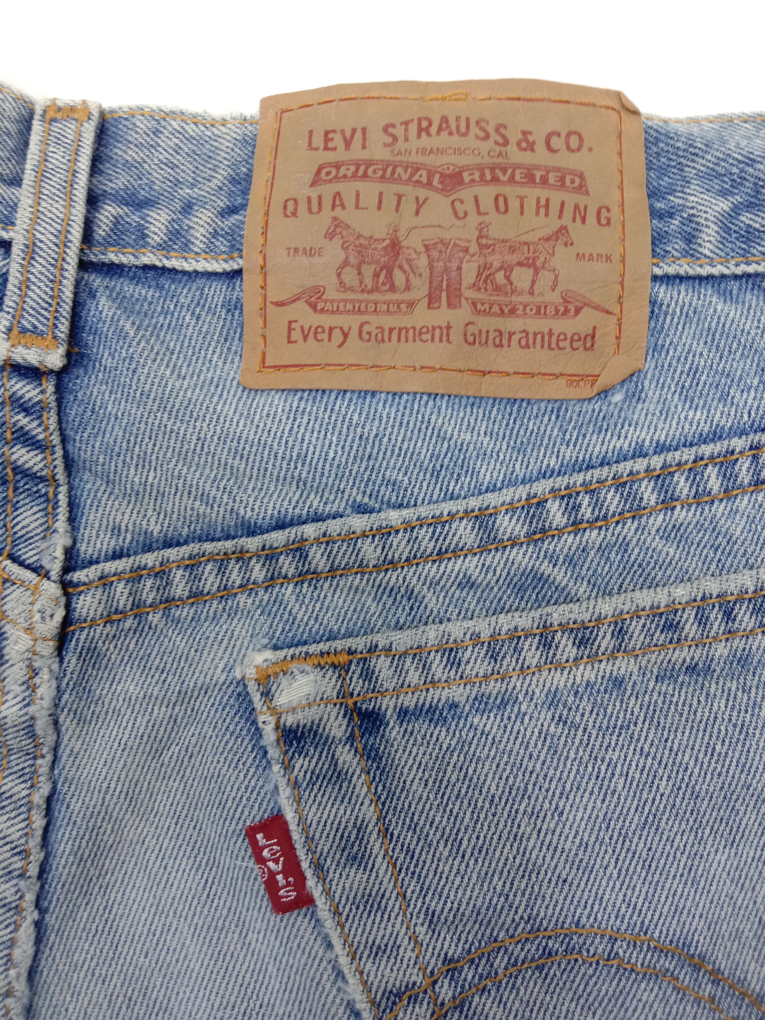 Levi's Vintage Levi's 505 Light Wash Jeans Size US 33 - 13 Thumbnail