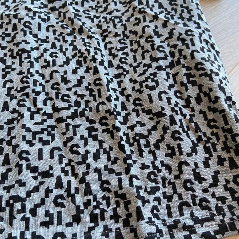 Designer Stylish Gray Animal Print Short Sleeve Top Size S / US 4 / IT 40 - 2 Thumbnail