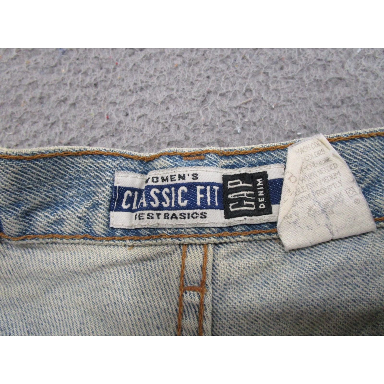 Gap VINTAGE Gap Denim Blue 90s Classic Fit Mom Shorts Women's Size 10 Jeans 5-Pocket Womens Boys Girls Mens Size 32" / US 10 / IT 46 - 2 Thumbnail