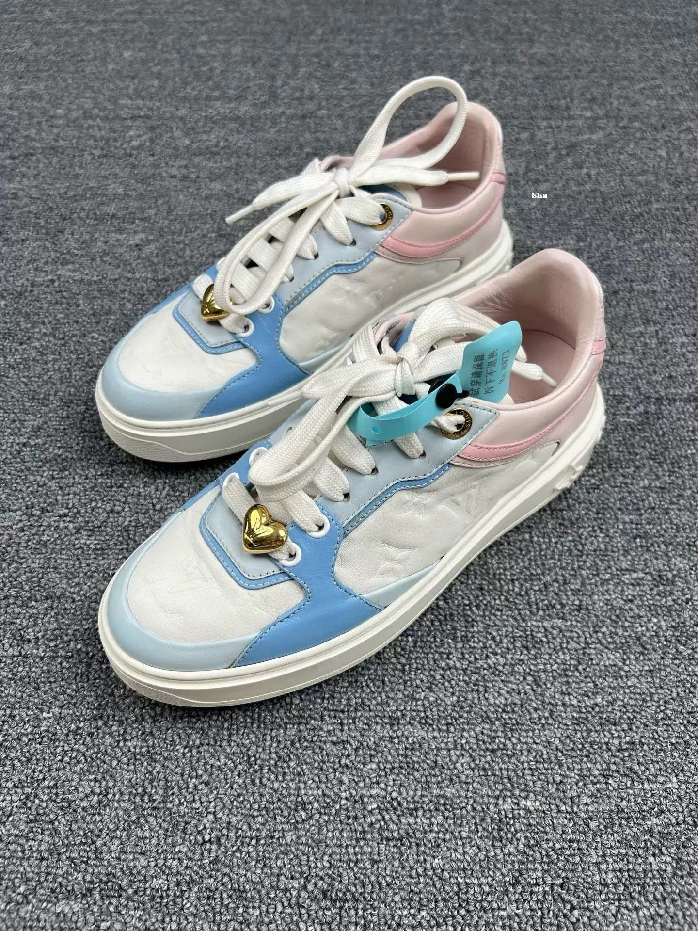 Louis Vuitton Louis Vuitton Timeout Blue White Sneakers Size US XXS / EU 40 - 1 Thumbnail