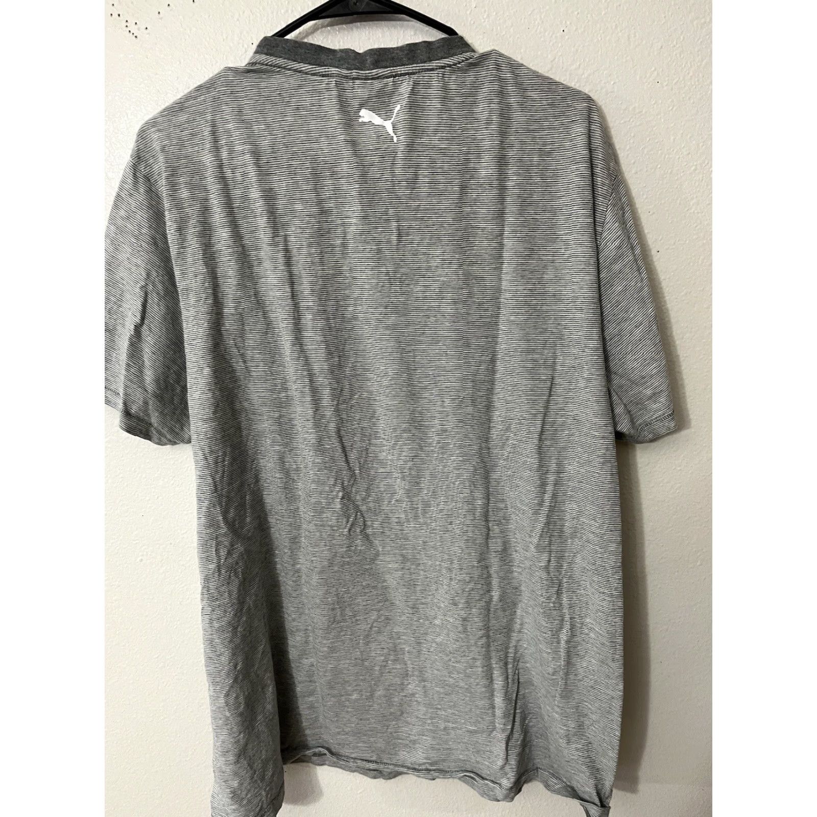 Puma Puma Men T-Shirt XXL Gray Striped V-Neck Pocket Logo Regular 2XL Size US XXL / EU 58 / 5 - 3 Thumbnail