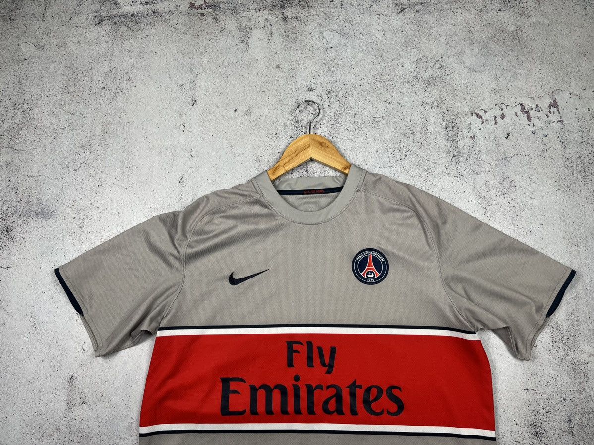 Nike × Vintage PARIS SAINT GERMAIN 2008 2009 AWAY SOCCER JERSEY NIKE SIZE L Size US L / EU 52-54 / 3 - 2 Thumbnail