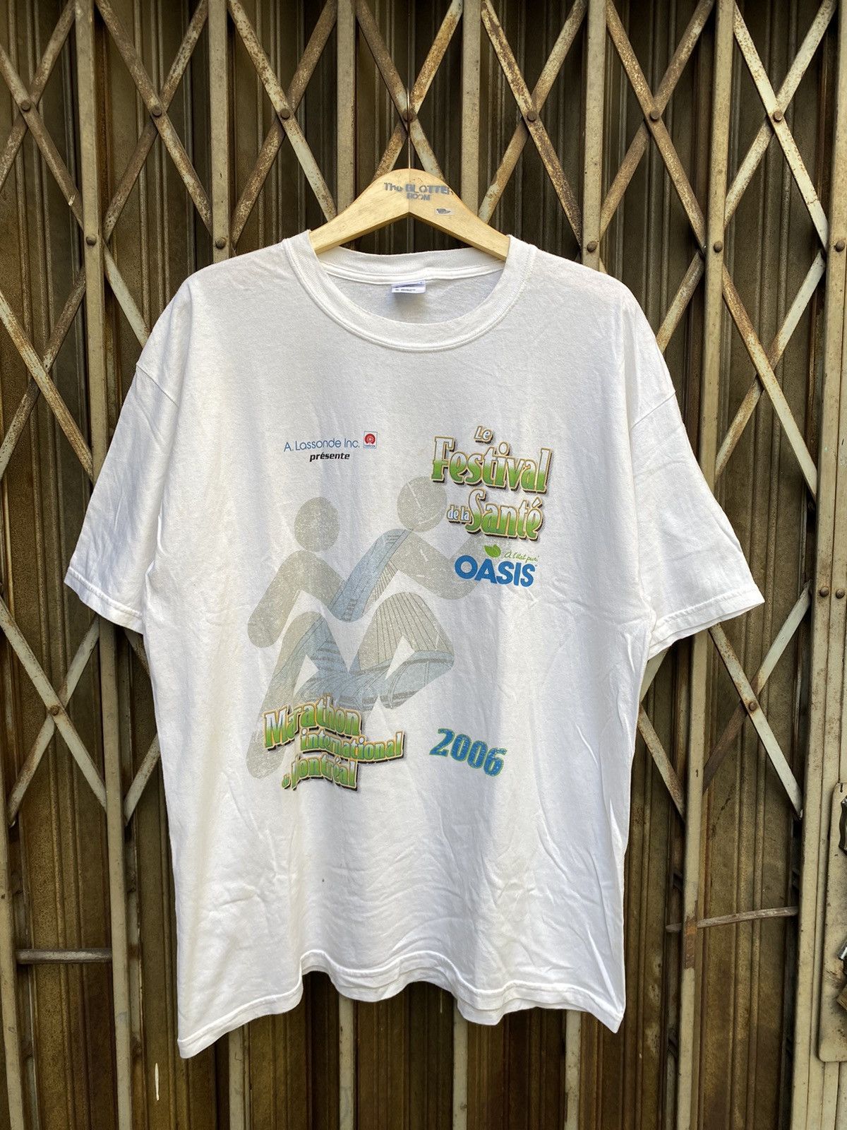 Gildan Vintage Marathon International de Montreal Tee Size US XL / EU 56 / 4 - 1 Thumbnail