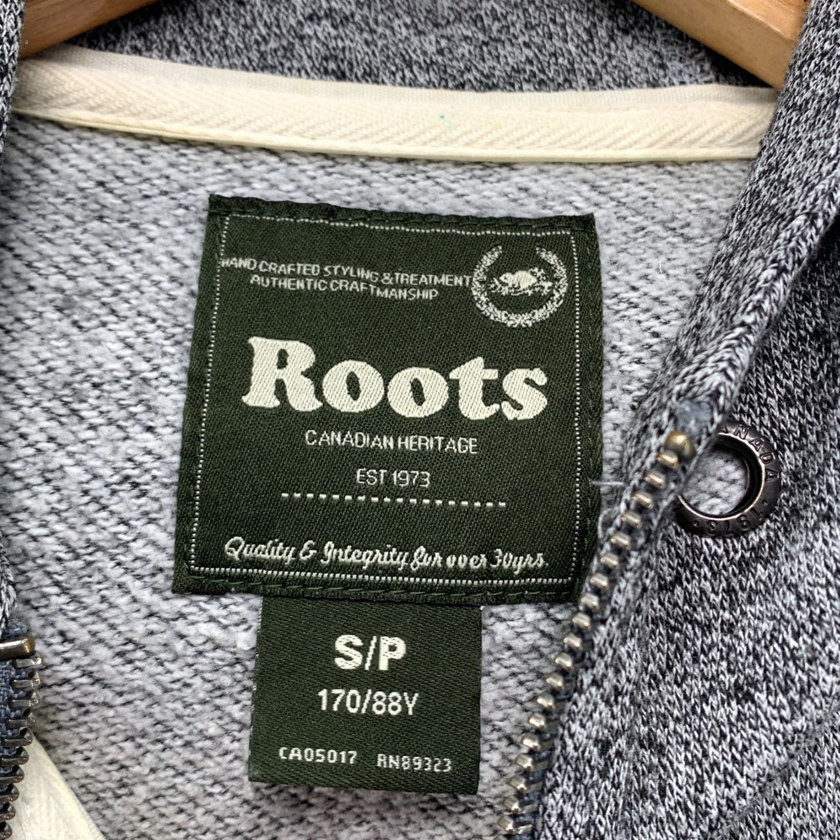 Roots Roots Fleece Zip Hooded Sweatshirt Womens Small Gray Beaver Logo - Adult Women - Size Small - Gray - Logo - 17X28 - Vintage? No. 90s? Not specified. Size S / US 4 / IT 40 - 3 Thumbnail