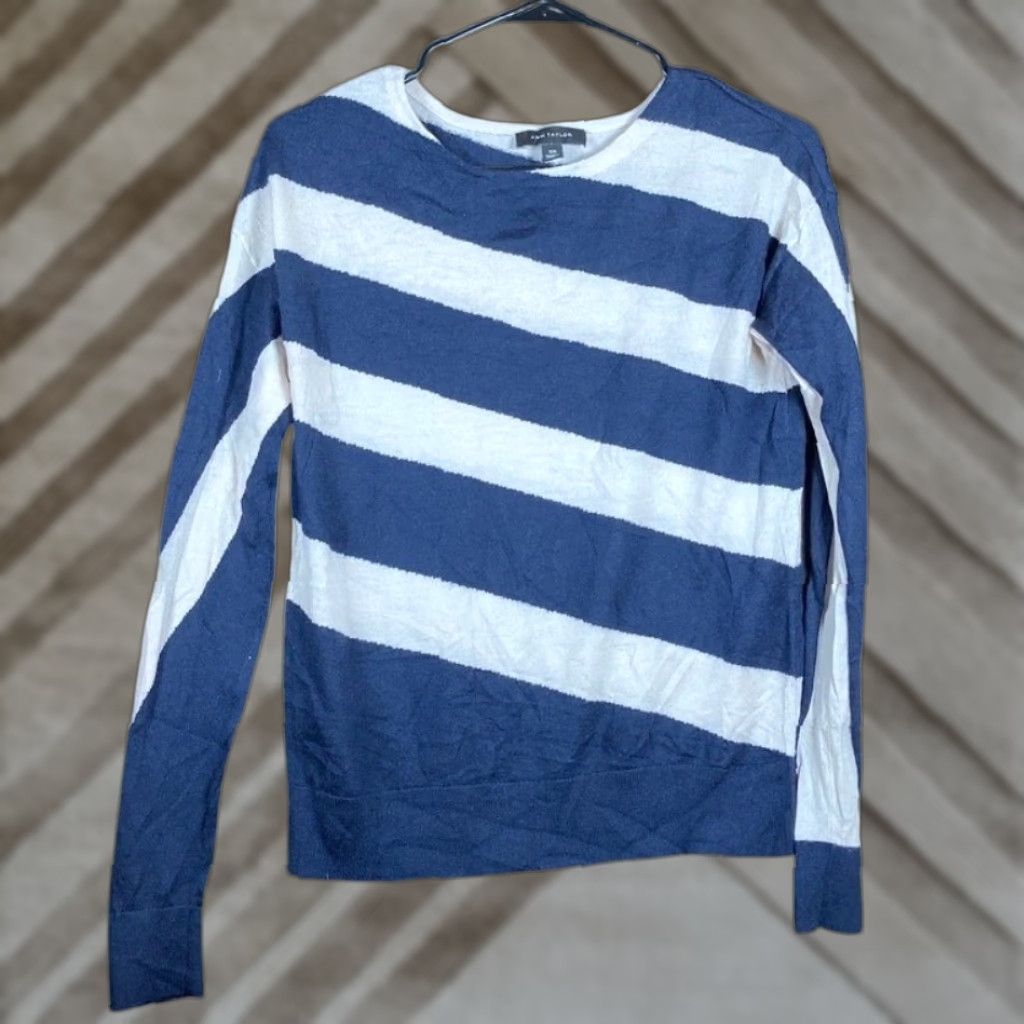 Loft VINTAGE LOFT Ann Taylor WOmenS Sweater Navy Blue White 100% Merino Wool XS Crew Neck Long Sleeve Knit Pullover Lightweight Casual Workwear Preppy Size XS / US 0-2 / IT 36-38 - 1 Thumbnail