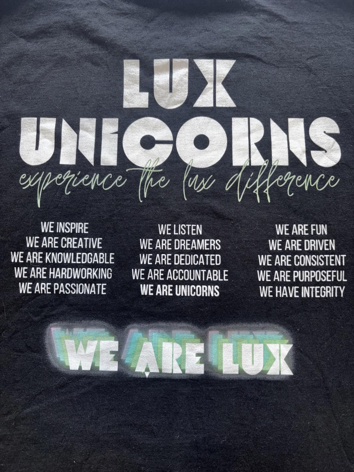 Designer Classic Aluxie World Tour Unicorn Graphic T-Shirt Size US L / EU 52-54 / 3 - 4 Thumbnail
